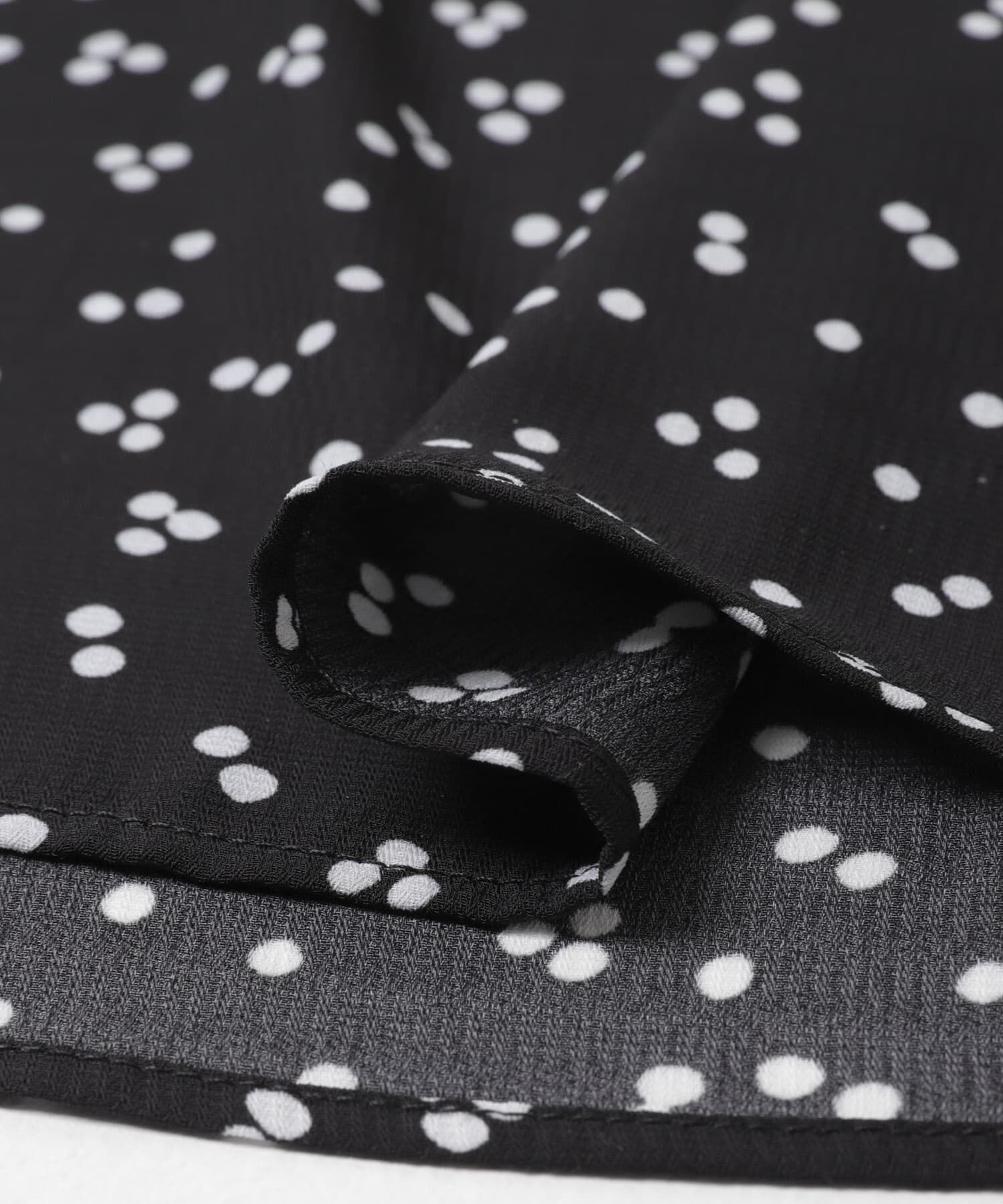 URBAN RESEARCH ROSSO「『WEB/一部店舗限定』ウォッシャブルランダムドットブラウス」|シャツ・ブラウス|