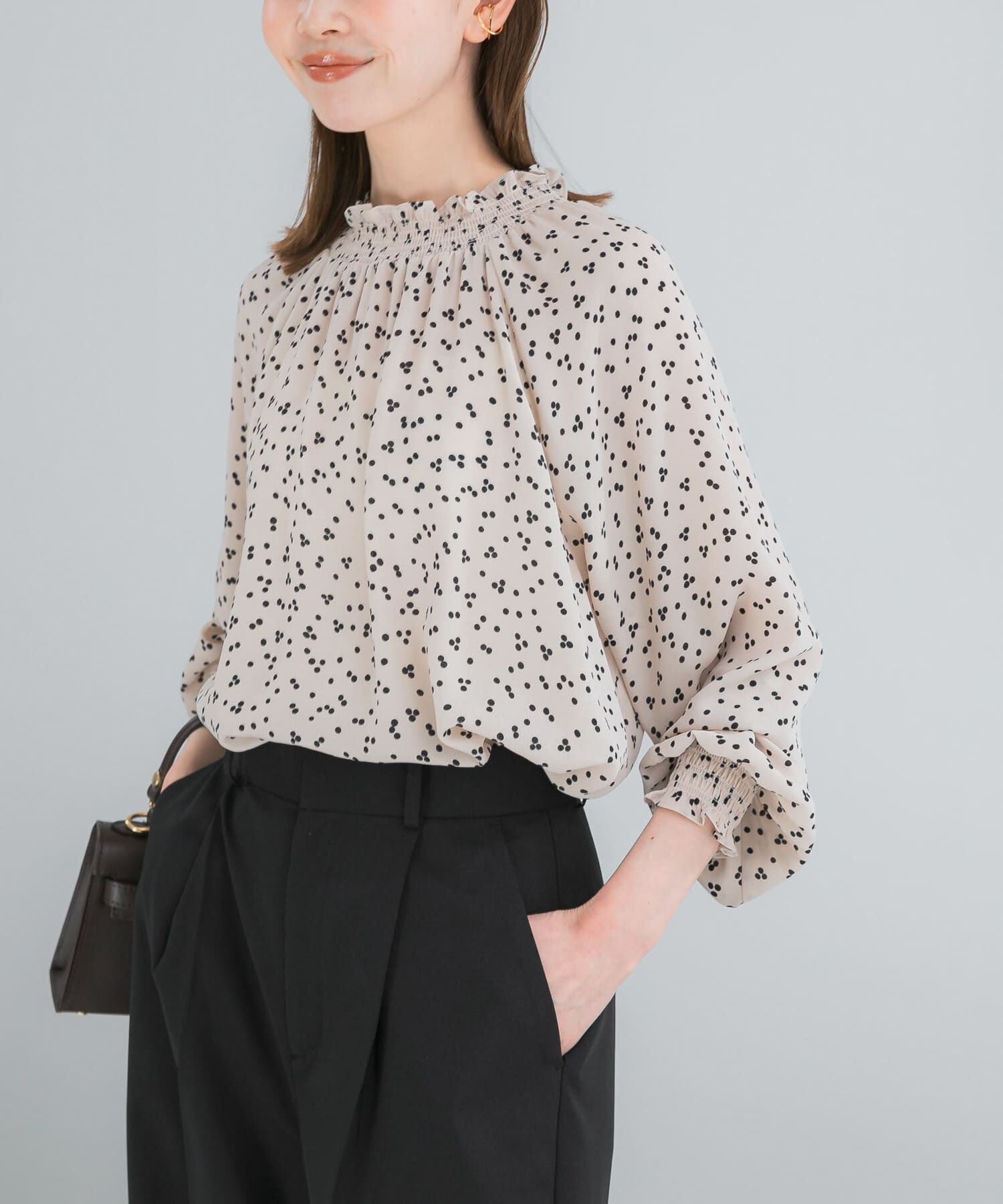 URBAN RESEARCH ROSSO「『WEB/一部店舗限定』ウォッシャブルランダムドットブラウス」|シャツ・ブラウス|