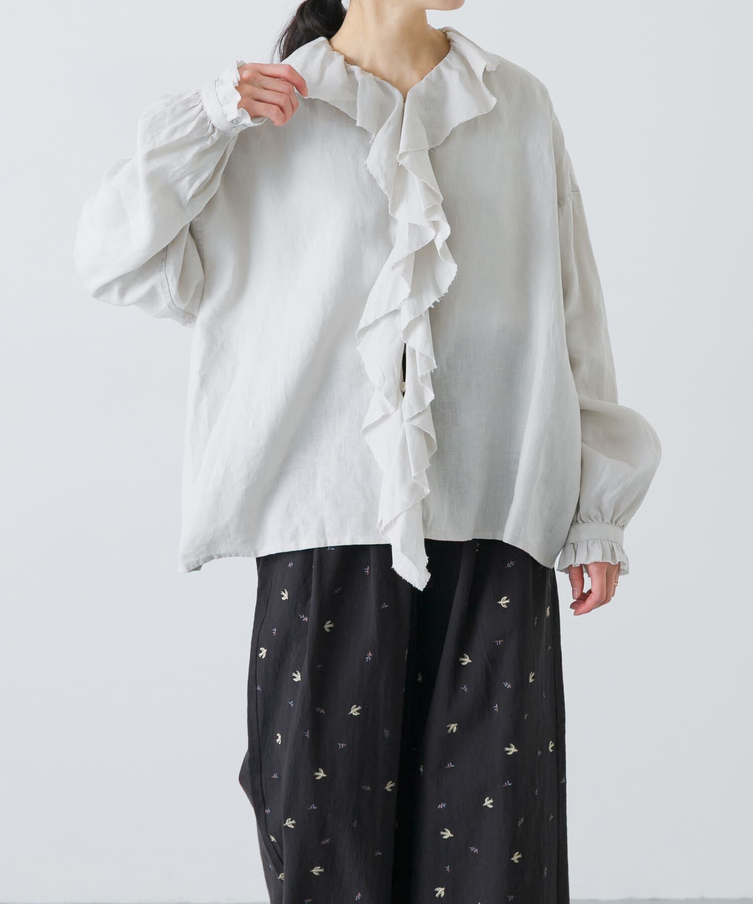 かぐれ「リネンフリルカラーシャツ」|シャツ・ブラウス|ライトグレー