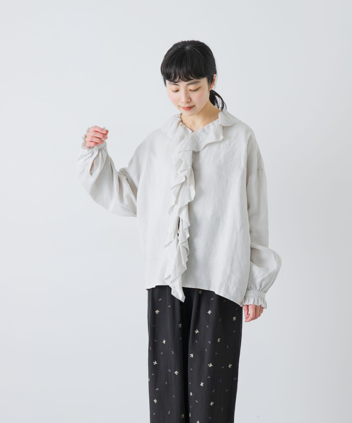 かぐれ「リネンフリルカラーシャツ」|シャツ・ブラウス|