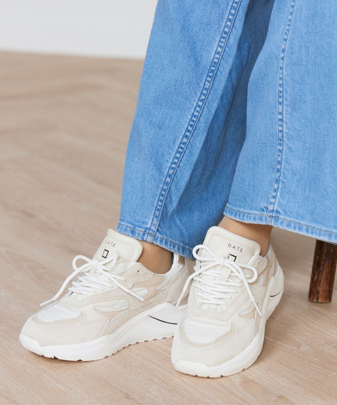 INED「FG SHINY BEIGEスニーカー《D.A.T.E.》」|スニーカー|ベージュ2