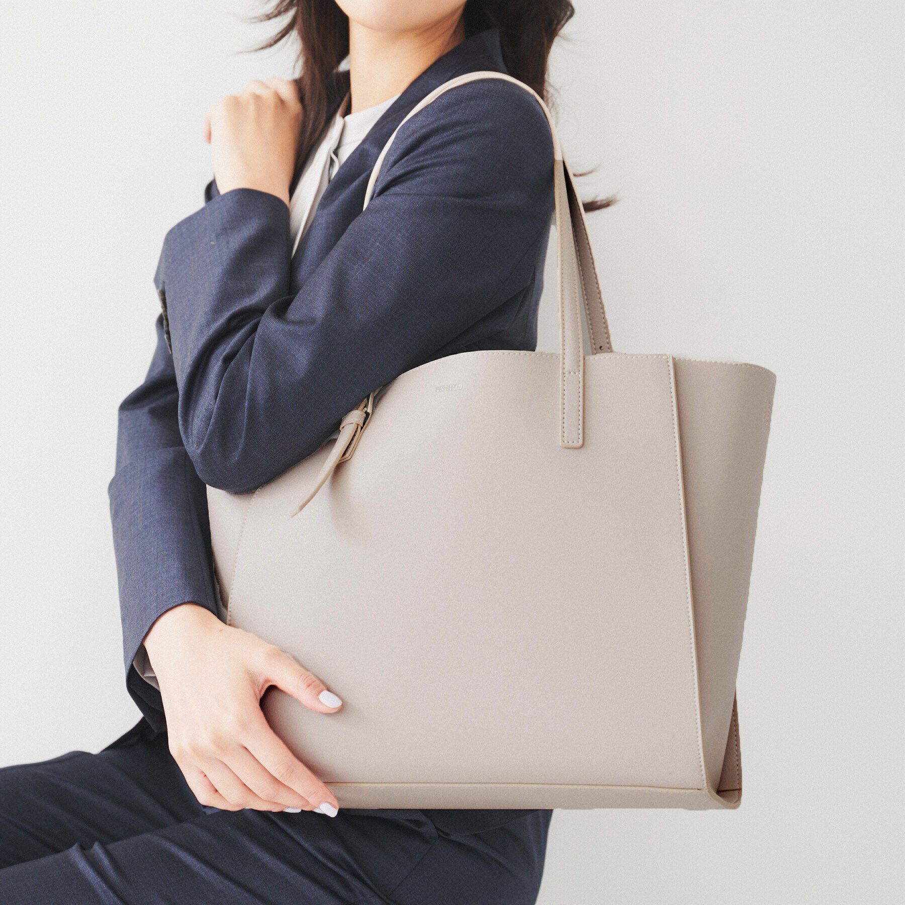 UNTITLED「【A4書類 PC収納可】エフォートレストート」|トートバッグ|