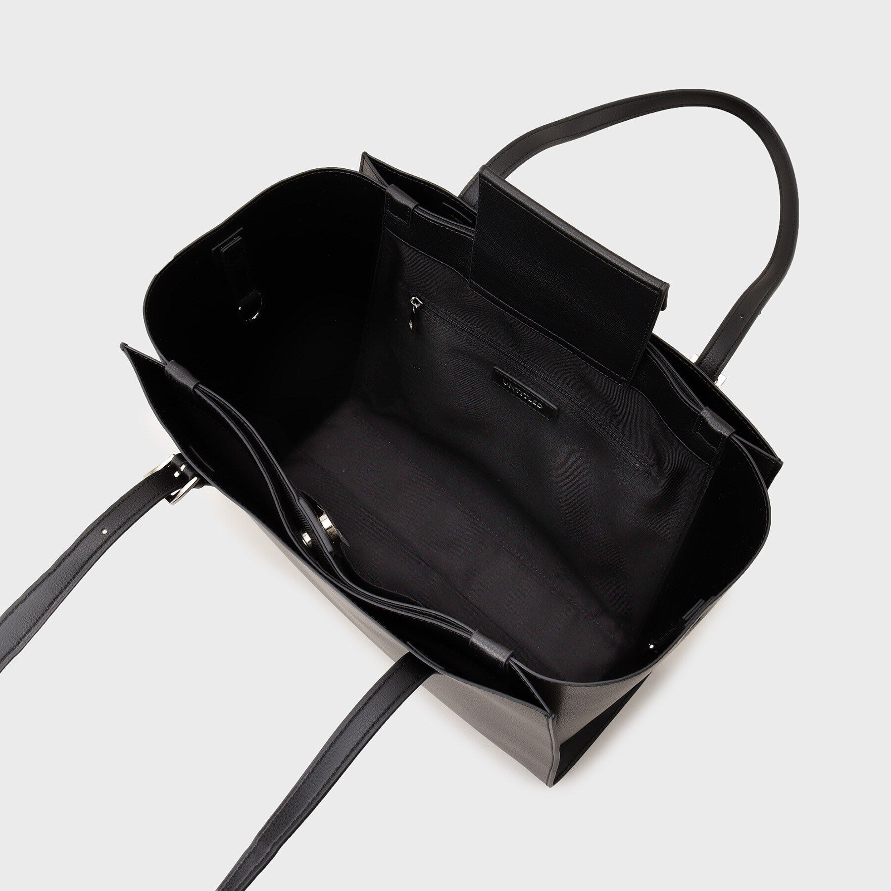 UNTITLED「【A4書類 PC収納可】エフォートレストート」|トートバッグ|