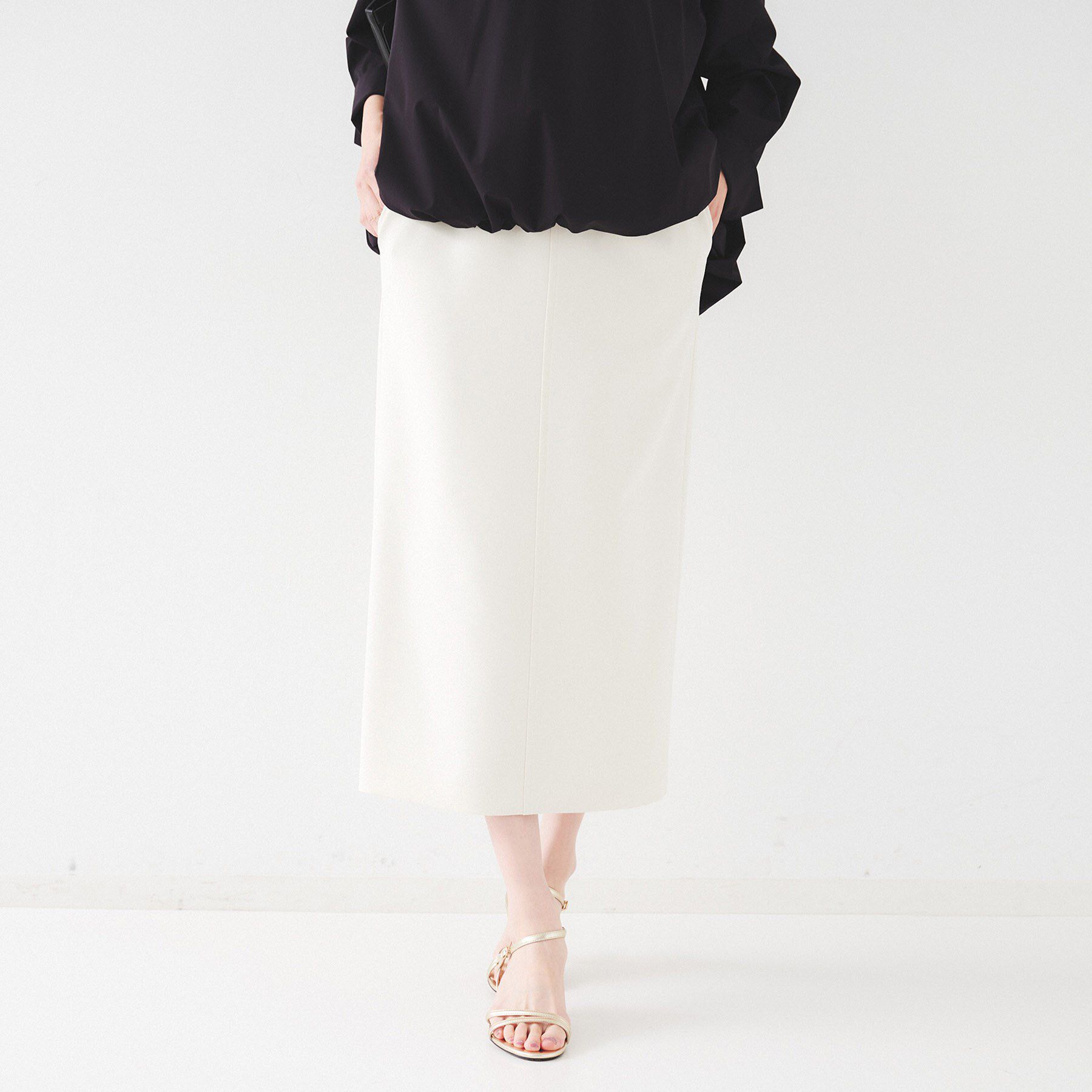UNTITLED「【後ろウエストゴム/洗える】ストレッチ ナロースカート」|スカート|グレージュ(050)