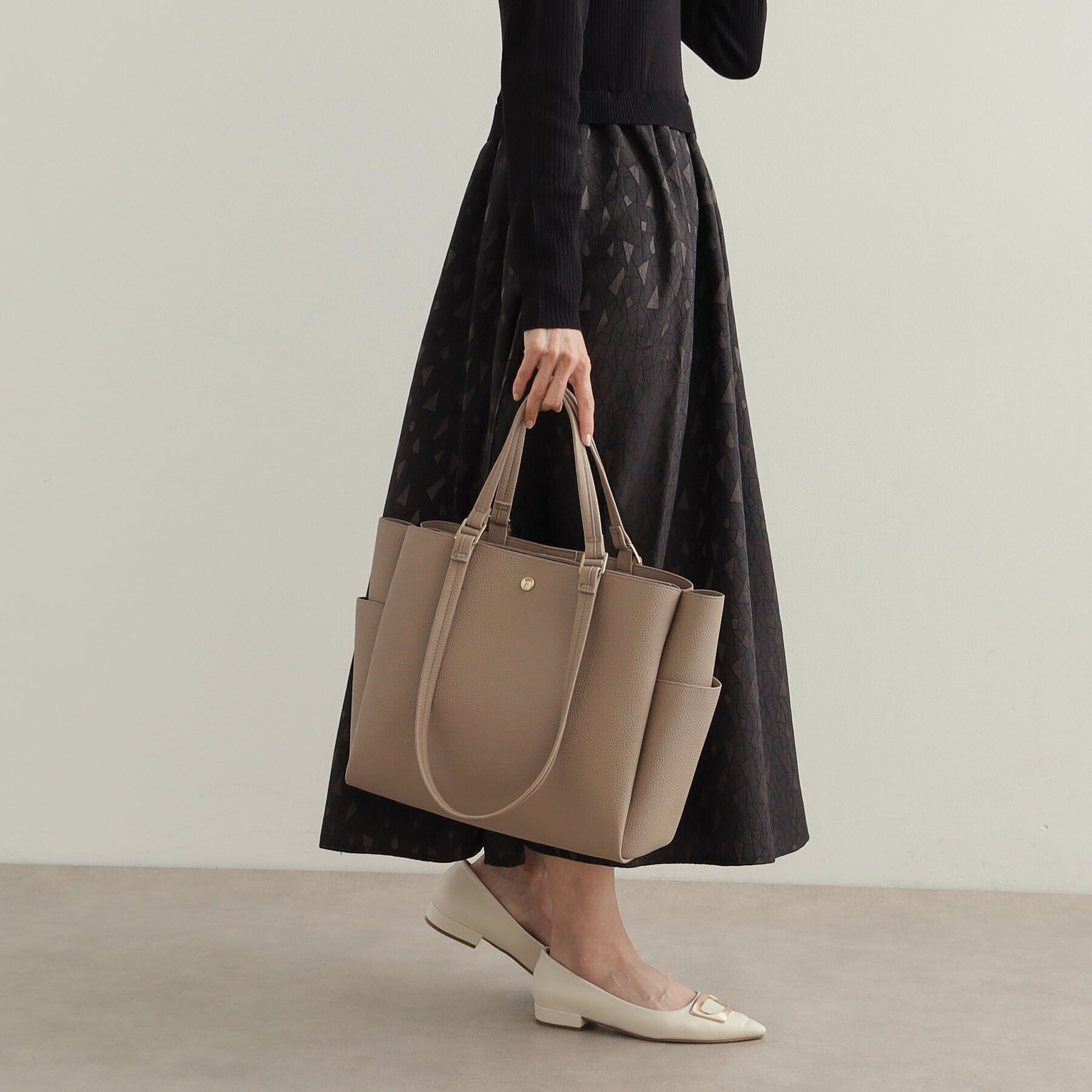 OPAQUE.CLIP「【軽量／A4サイズ対応／2WAY】シュリンク合皮大容量トートバッグ」|トートバッグ|