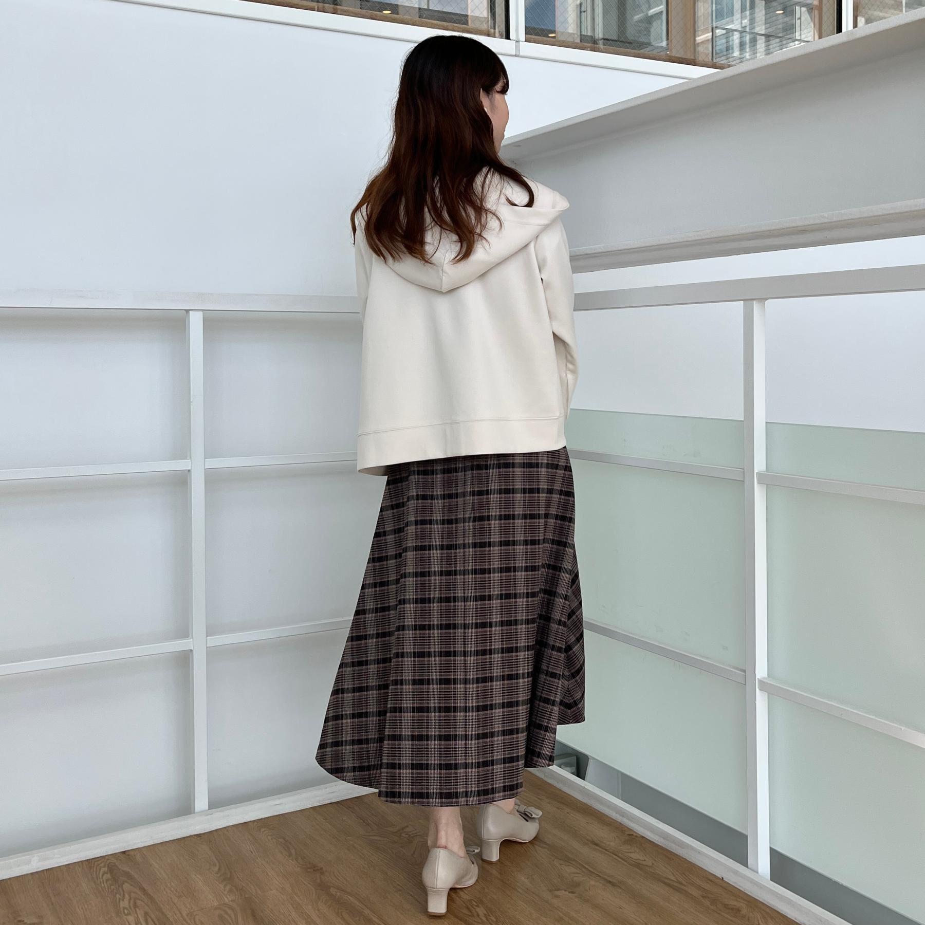 Couture broach「【マシンウォッシャブル・UVケア・大人可愛い】リボン刺繍ダンボールZIPフーディ」|パーカー|