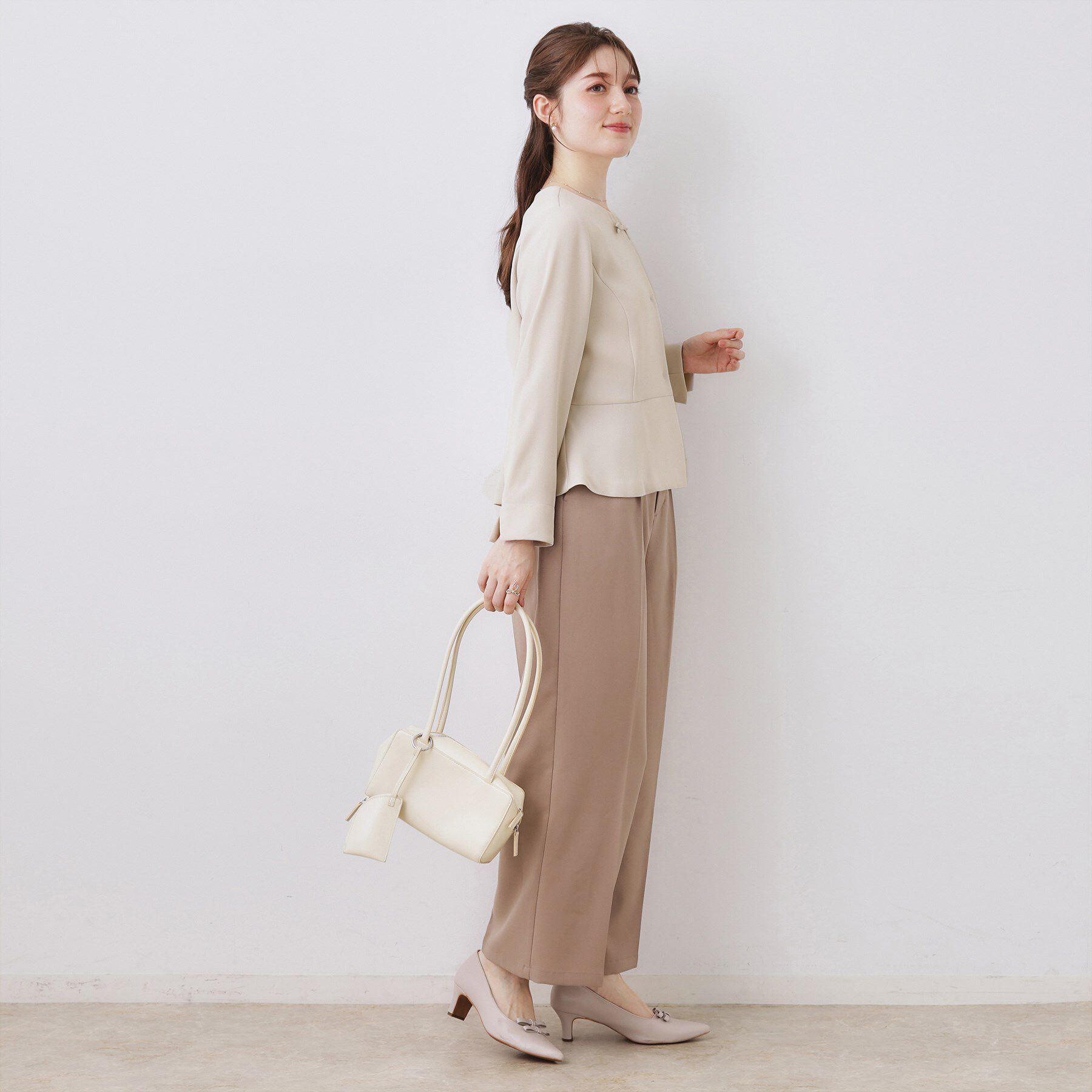 Couture broach「【ハレの日・通勤】リボンデザイン ペプラムブラウス」|シャツ・ブラウス|