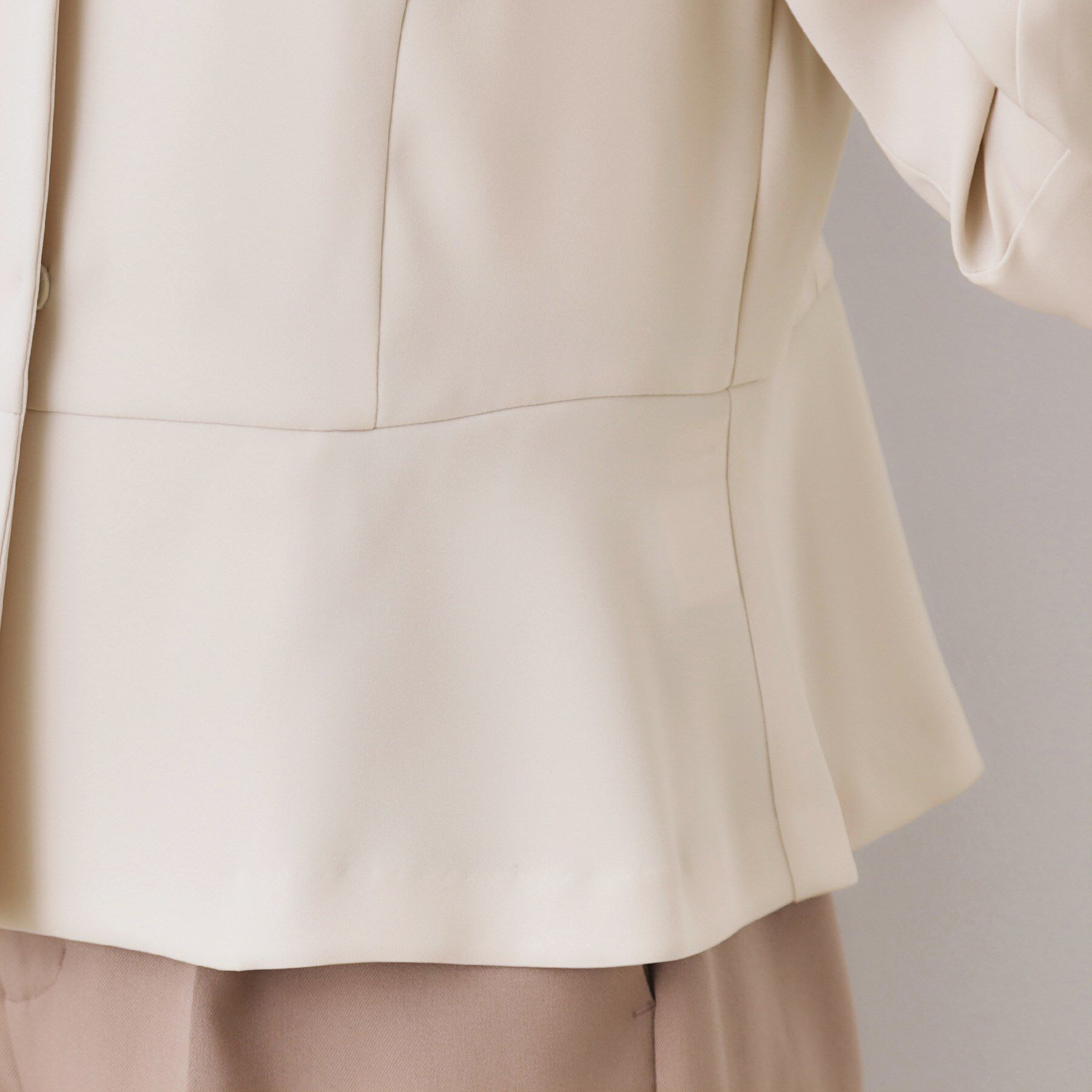 Couture broach「【ハレの日・通勤】リボンデザイン ペプラムブラウス」|シャツ・ブラウス|