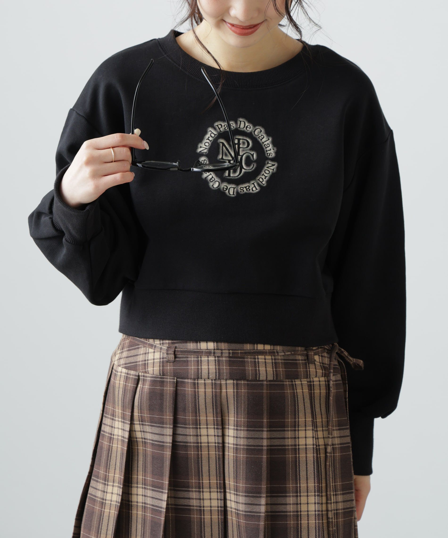  「サークルロゴ刺繍ショート丈スウェット」|Tシャツ・カットソー|