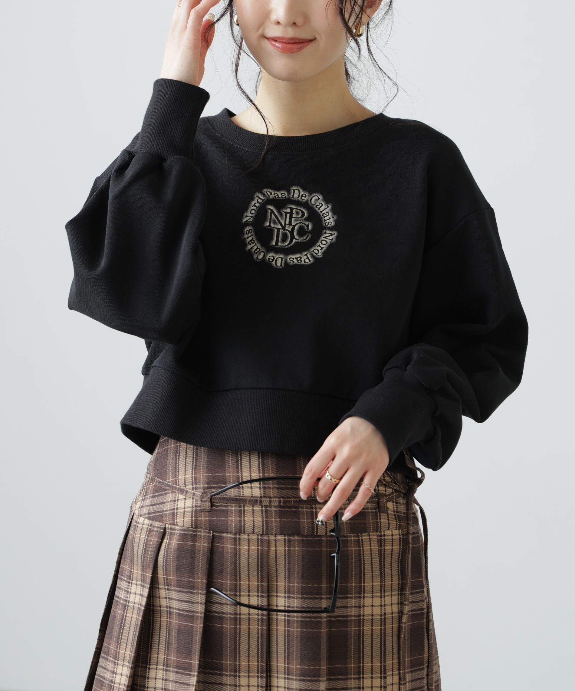  「サークルロゴ刺繍ショート丈スウェット」|Tシャツ・カットソー|