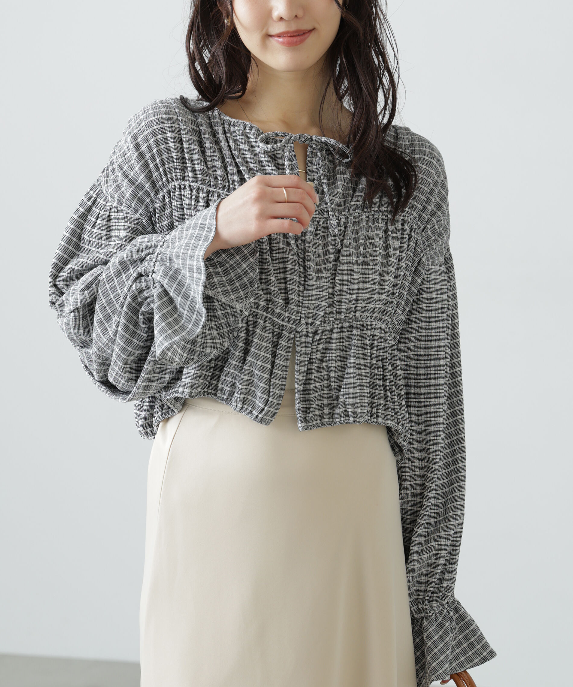  「シアーギャザー前開き短丈ブラウス」|シャツ・ブラウス|