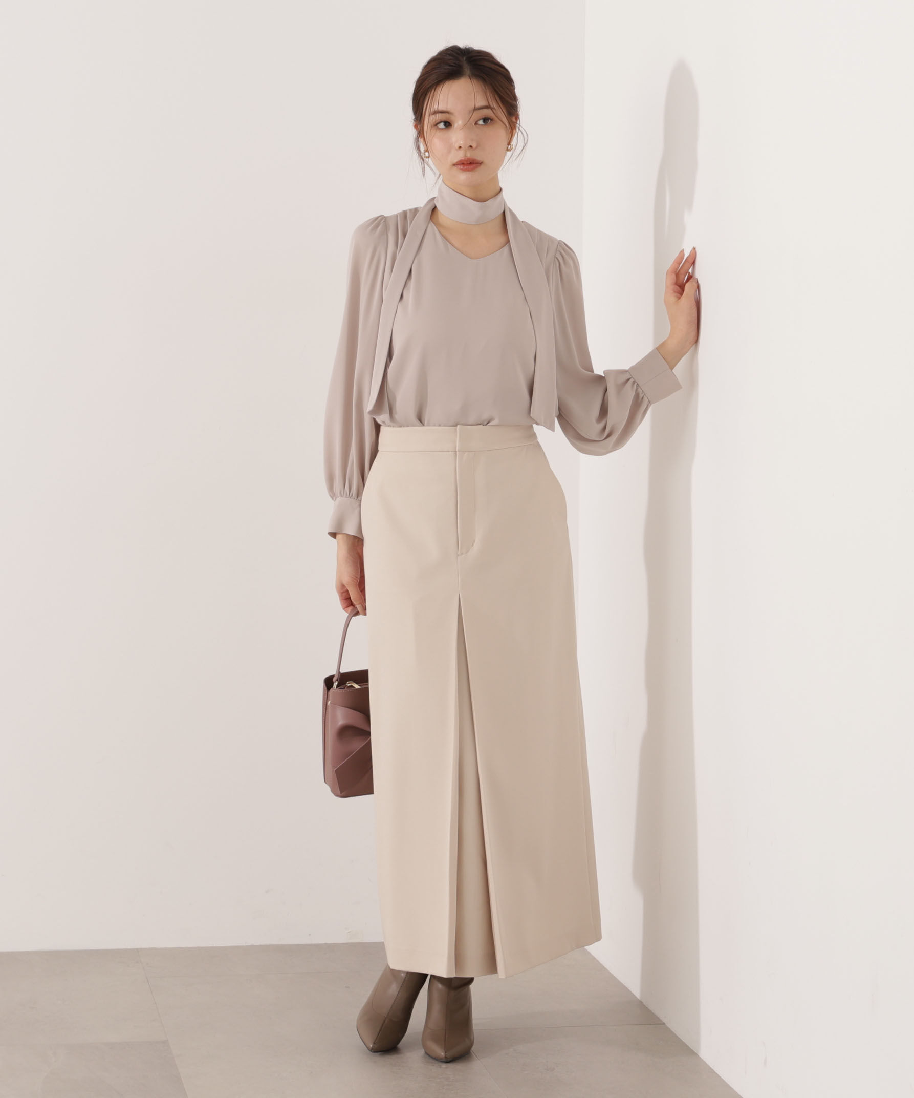 PROPORTION BODY DRESSING「＜ウォッシャブル＞フロントタックナロースカート」|スカート|ベージュ