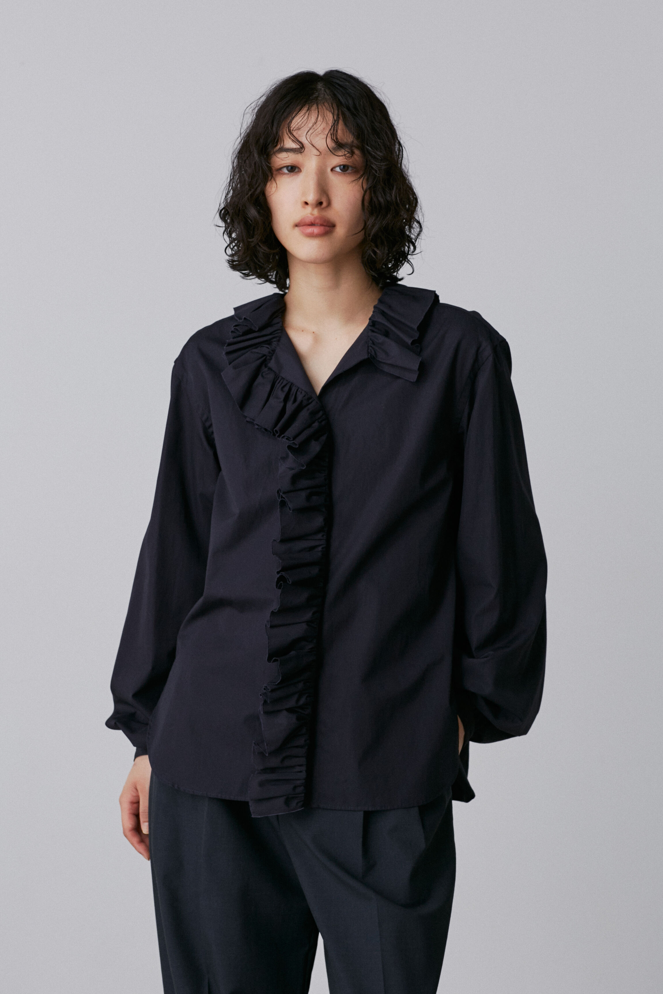 YLEVE 「YLEVE / BOURRIENNE  COTTON TYPEWRITER RUFFLE BLOUSE」|シャツ・ブラウス|
