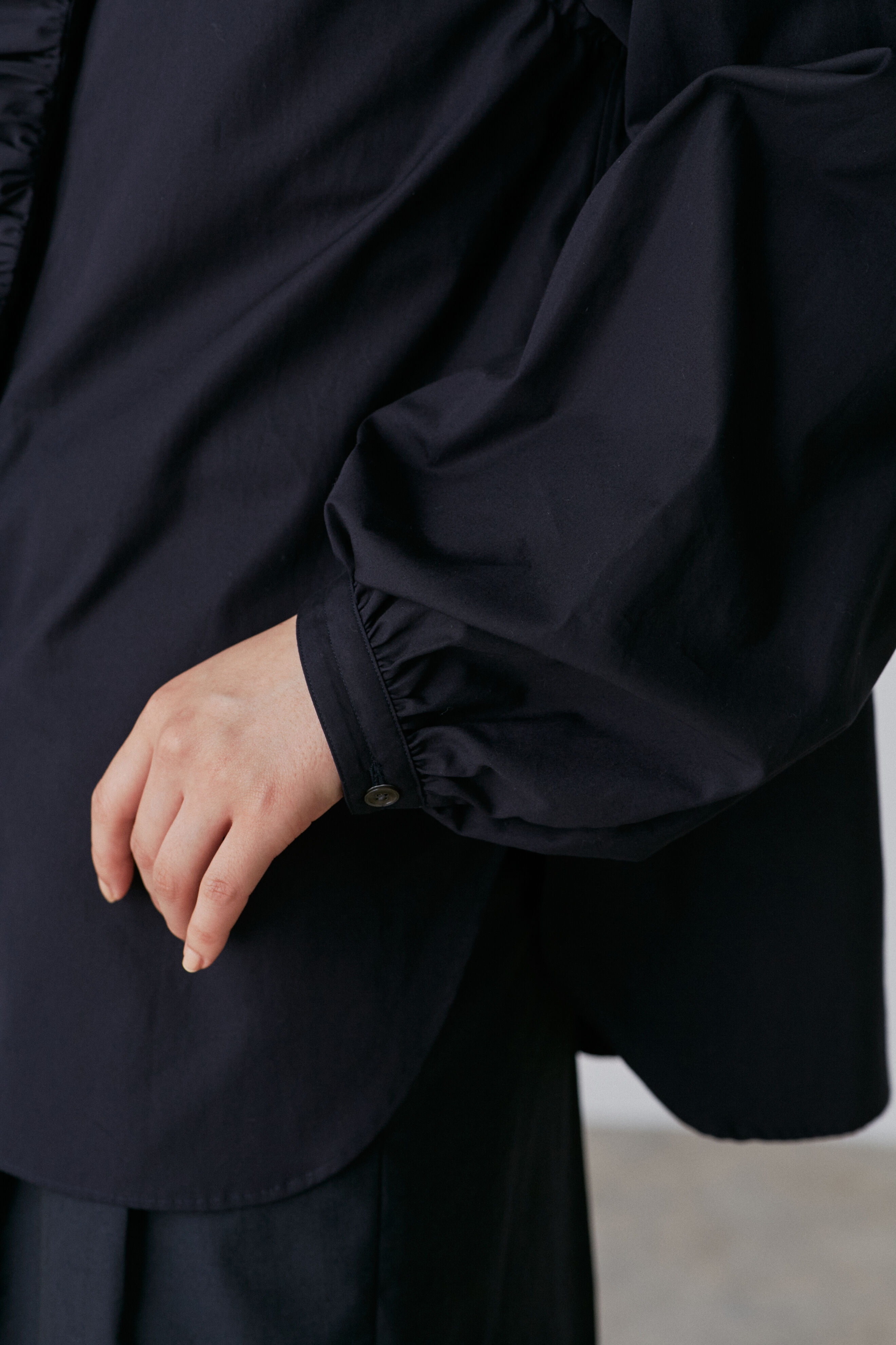 YLEVE 「YLEVE / BOURRIENNE  COTTON TYPEWRITER RUFFLE BLOUSE」|シャツ・ブラウス|