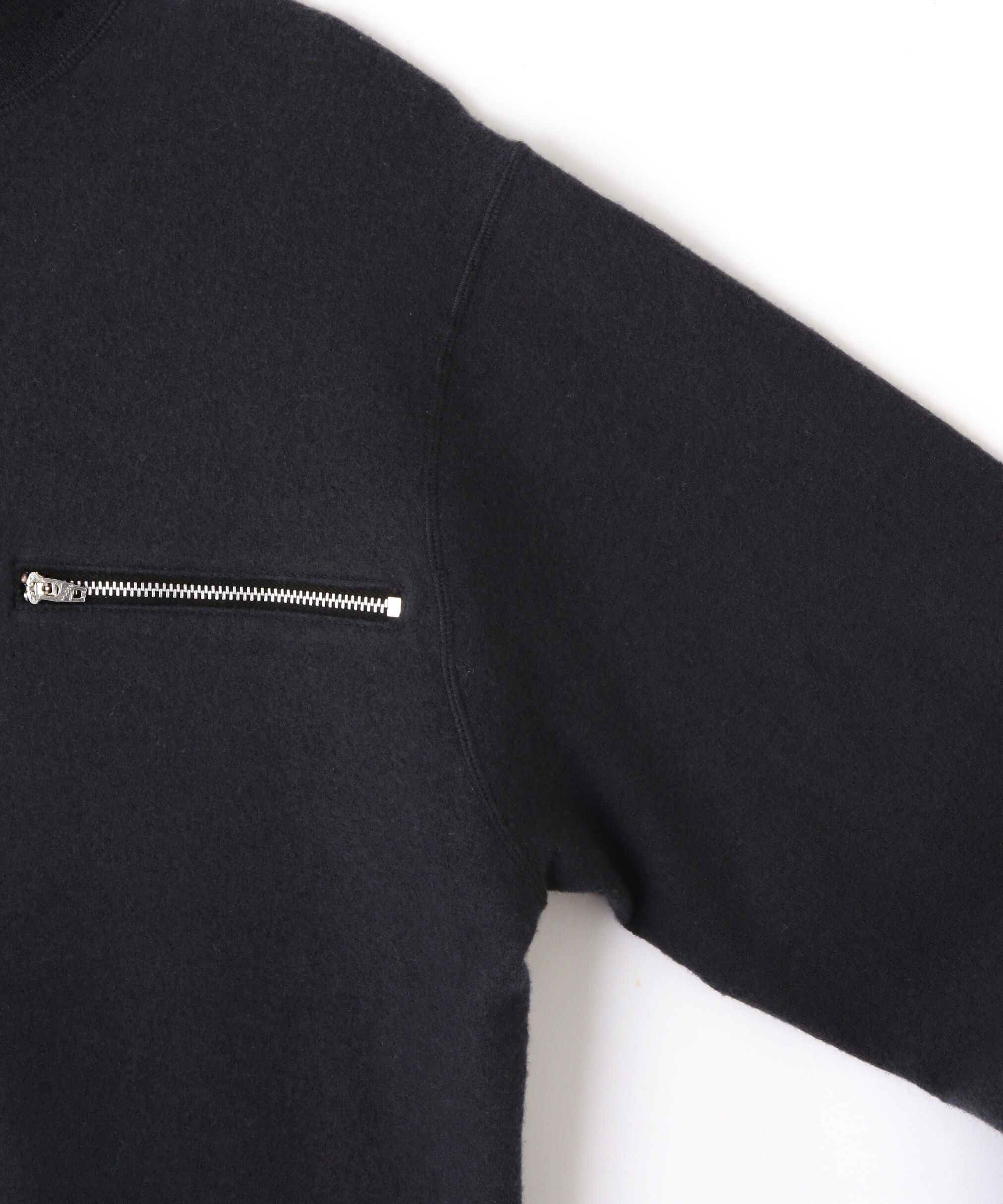 YLEVE 「YLEVE / ULTRAFINE MERINO MILLED WOOL KNIT HALF ZIP PULL OVER」|ニット・セーター|
