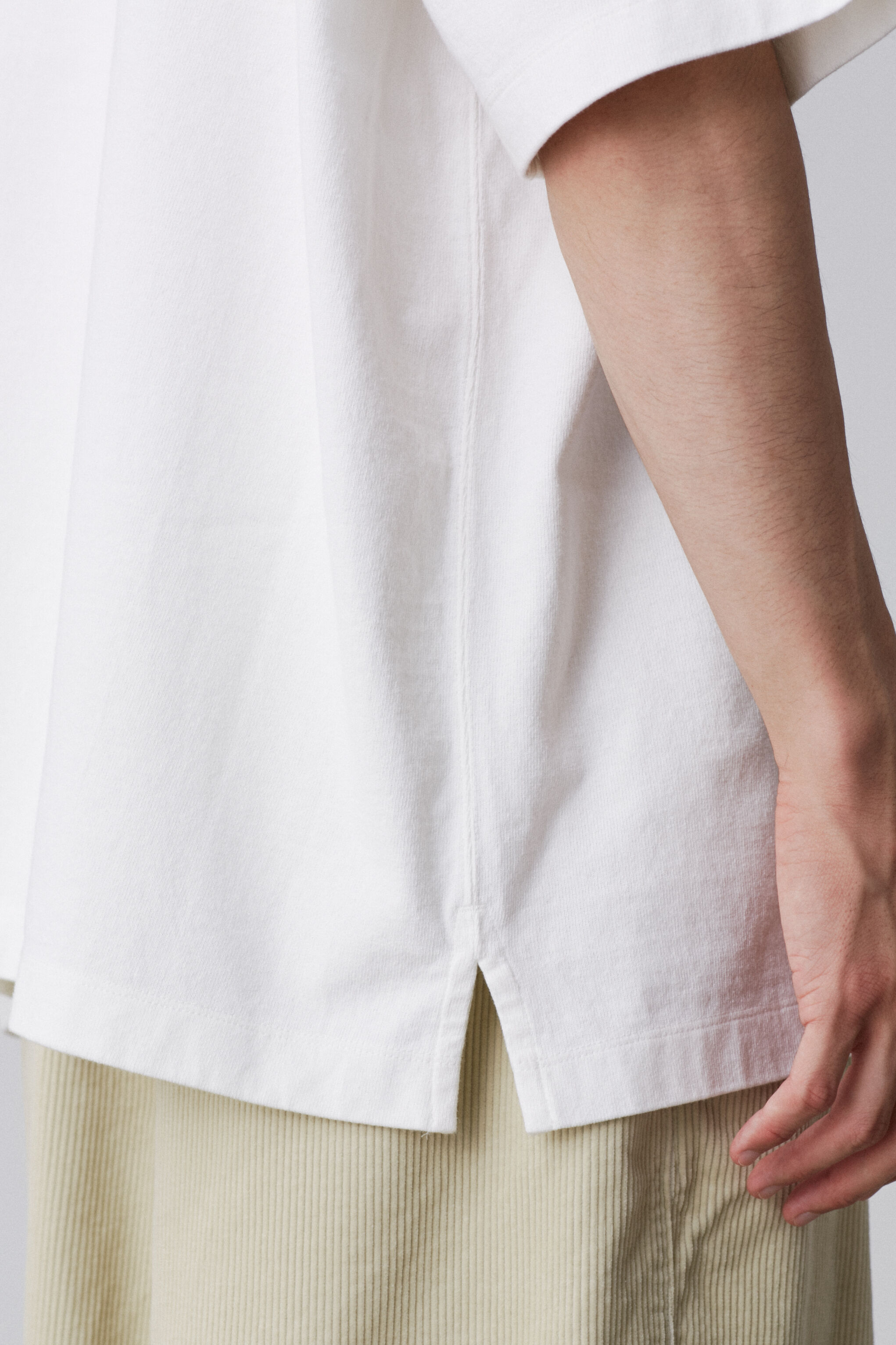 YLEVE 「YLEVE / OPEN END COTTON PIGMENT DYE T‐SHIRT」|Tシャツ・カットソー|