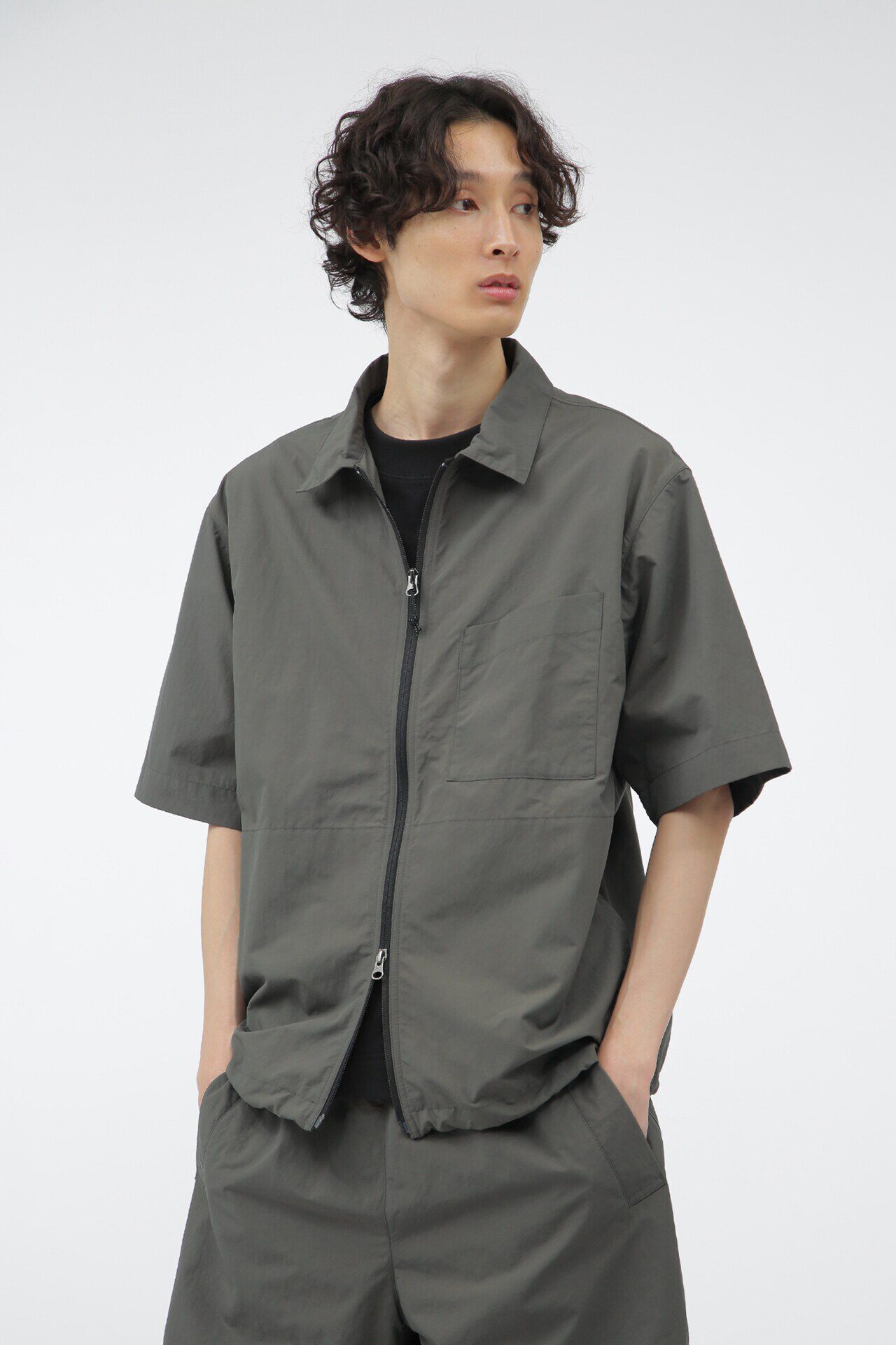 MARGARET HOWELL「WATER REPELLENT NYLON POPLIN SHIRT」|Tシャツ・カットソー|KHAKI