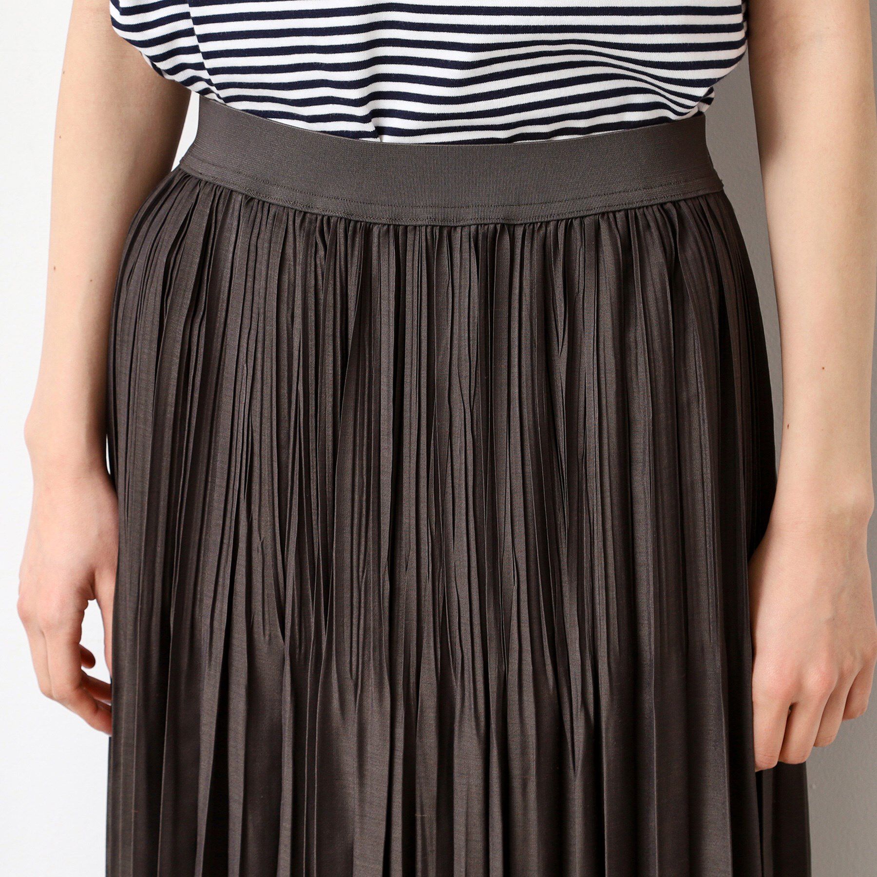 Dessin「【ウエストゴム・洗える】シアーランダムプリーツスカート」|スカート|