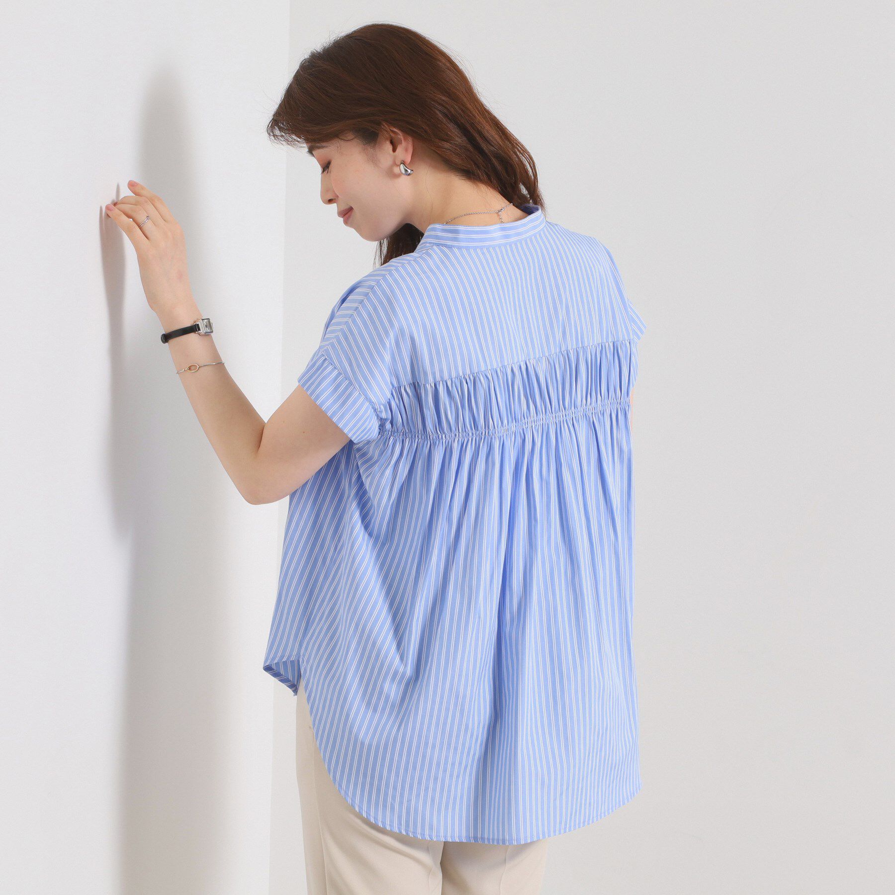 ITS&rsquo;DEMO「【接触冷感／手洗い可】ストライプバックギャザーブラウス」|シャツ・ブラウス|