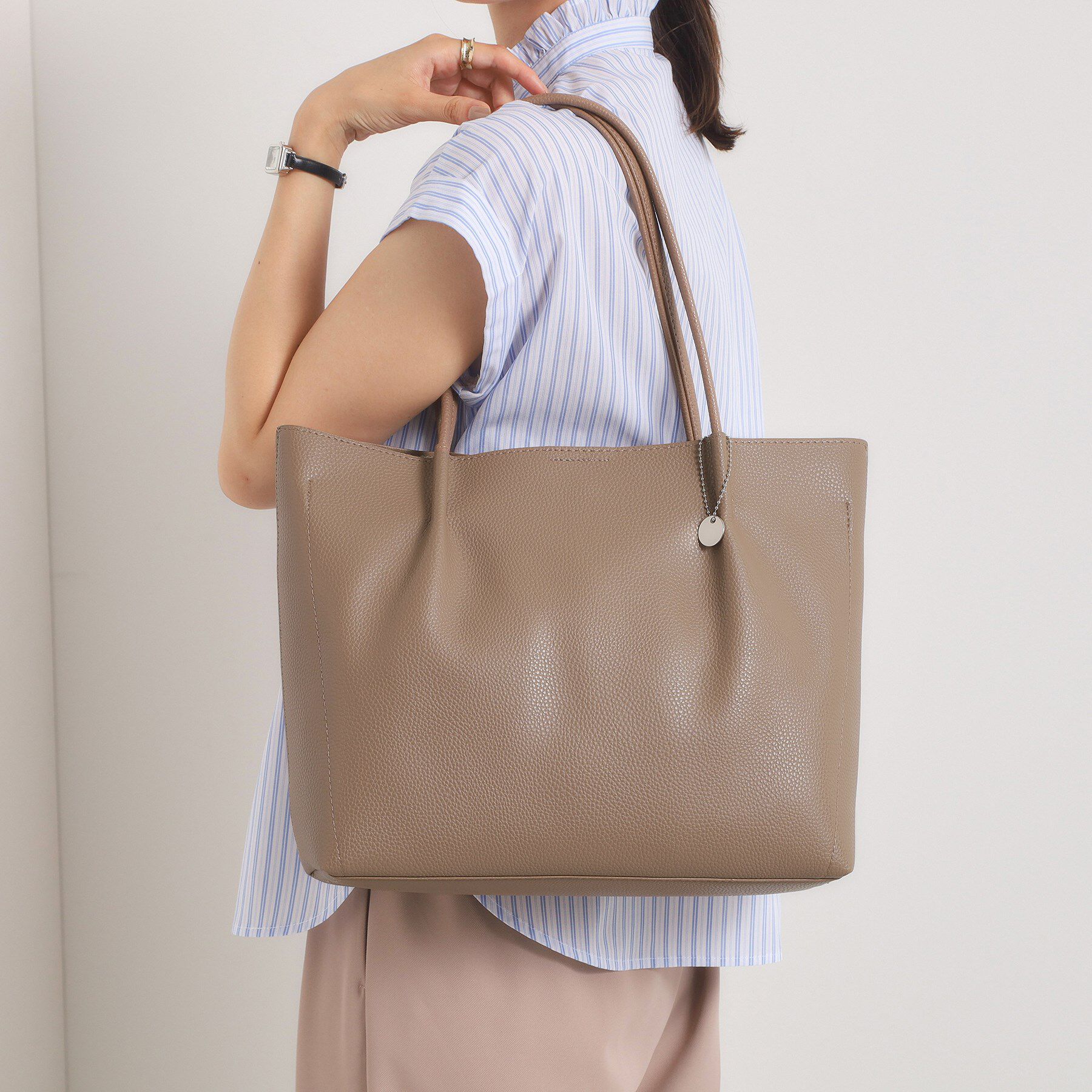 ITS&rsquo;DEMO「【通勤】仕切りA4トート」|トートバッグ|モカブラウン(042