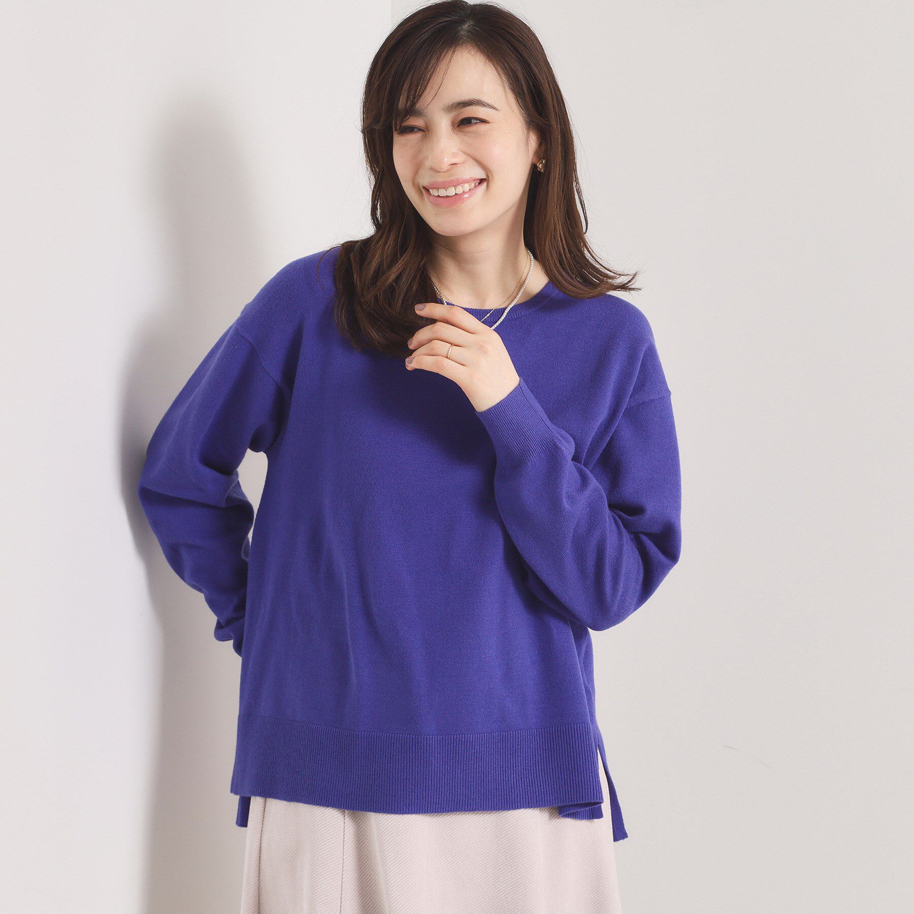 ITS&rsquo;DEMO「【静電気防止／手洗い可】クリーミータッチクルーネックニット」|ニット・セーター|ブルー(092)