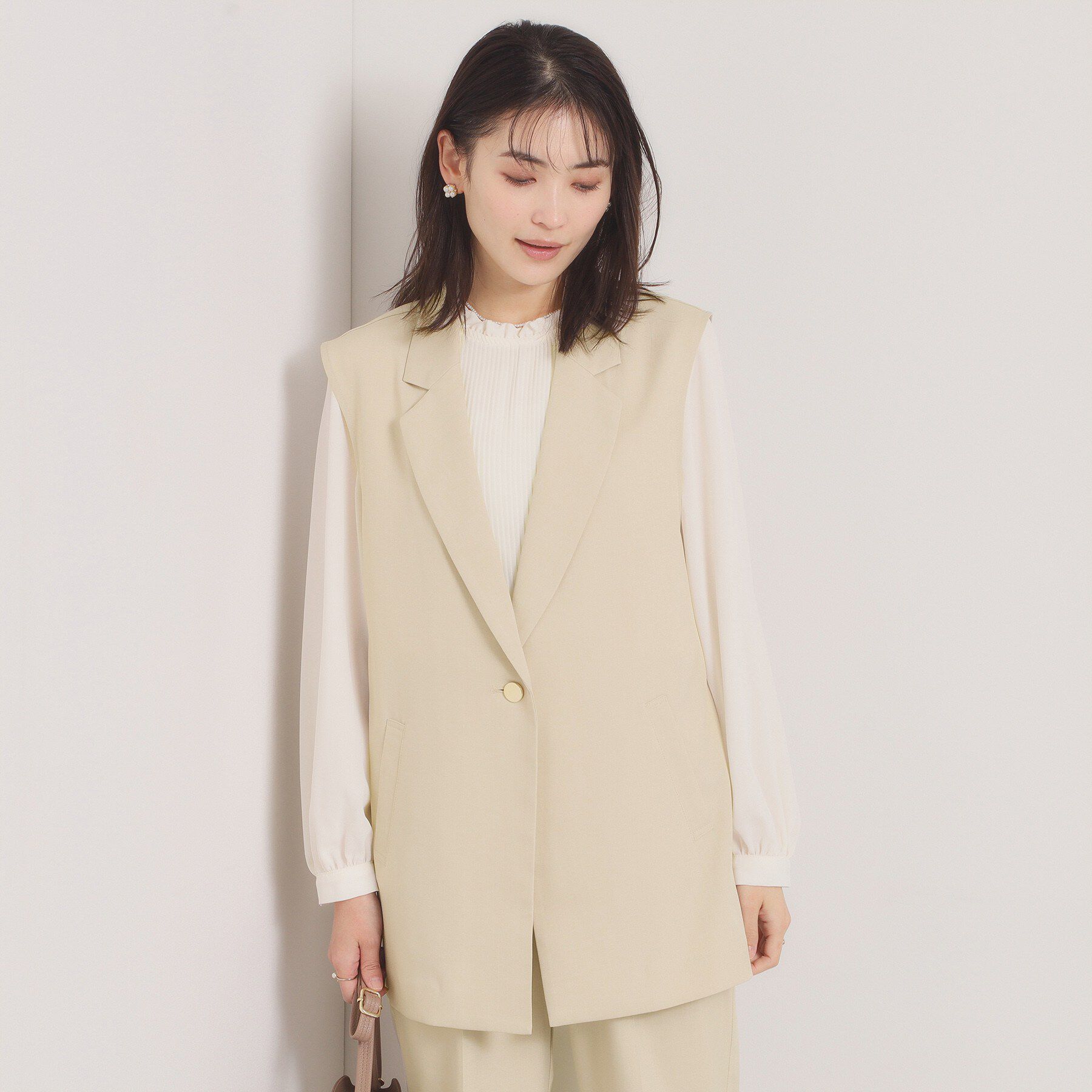 ITS&rsquo;DEMO「【入卒／洗濯機OK／イージーケア】ツイルストレッチジレ」|ベスト・ジレ|グレージュ(050)