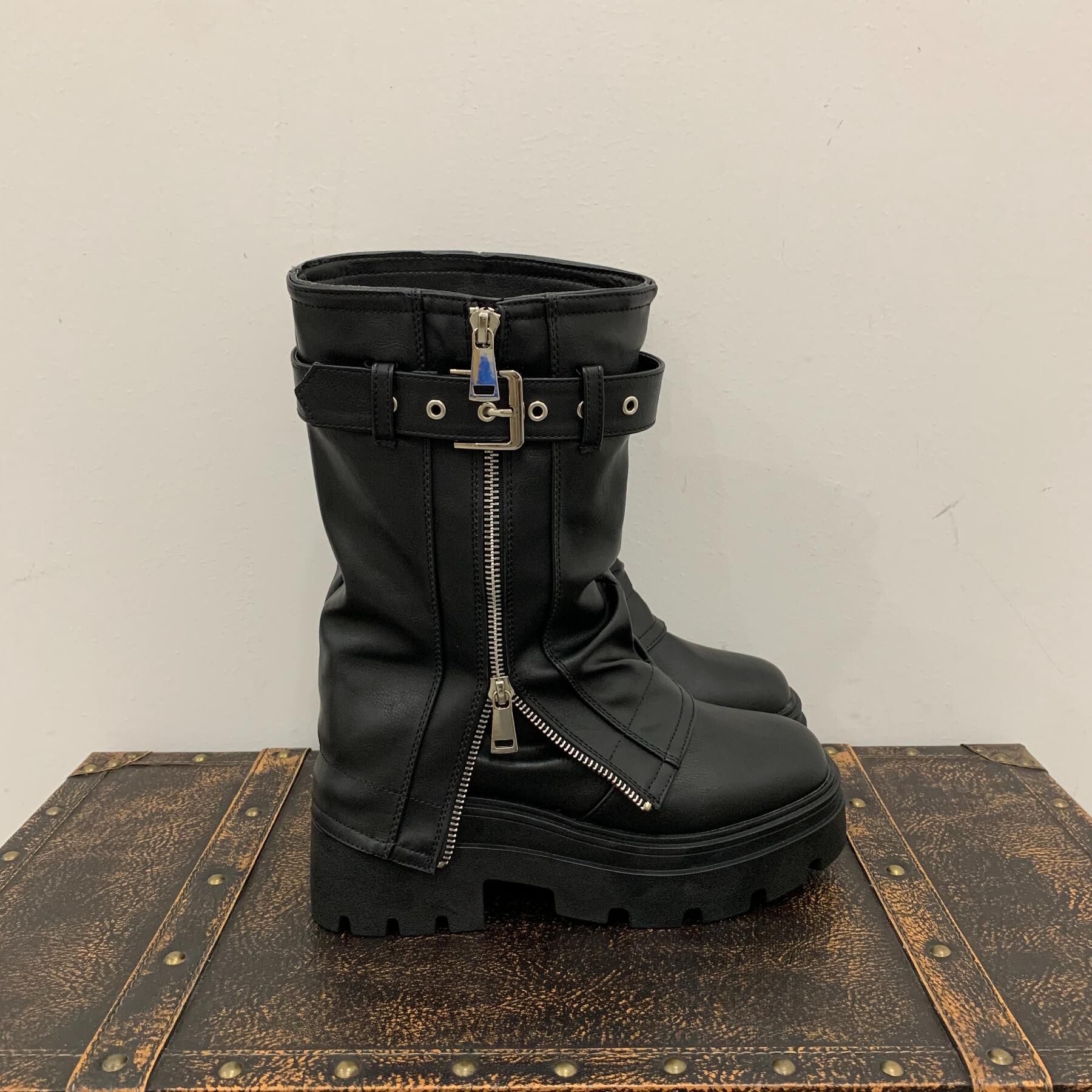 csT&P「ベルト付きカバーブーツ」|ショートブーツ|