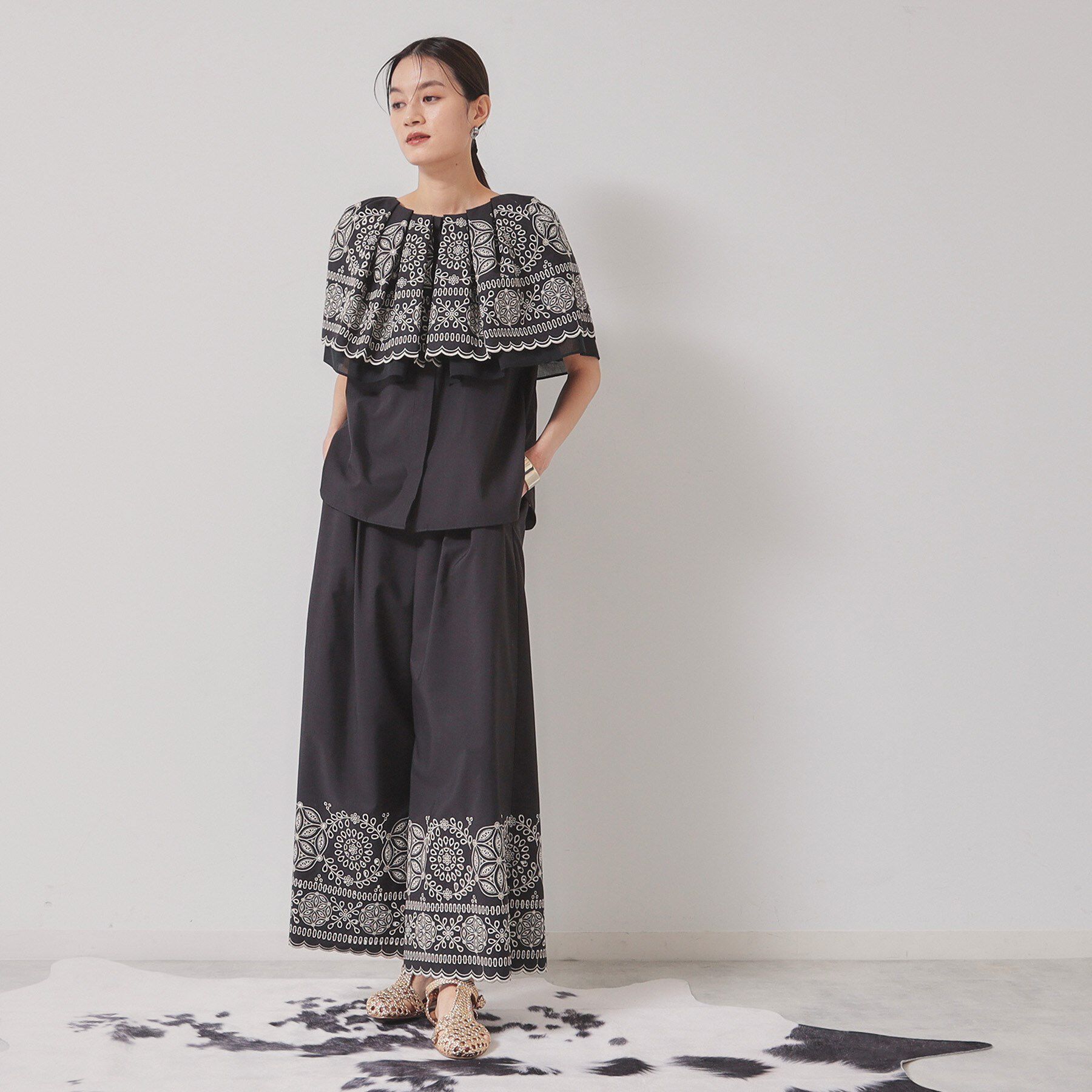 SunaUna「【幾何柄／エンブロイダリー】ケープカラーブラウス」|シャツ・ブラウス|