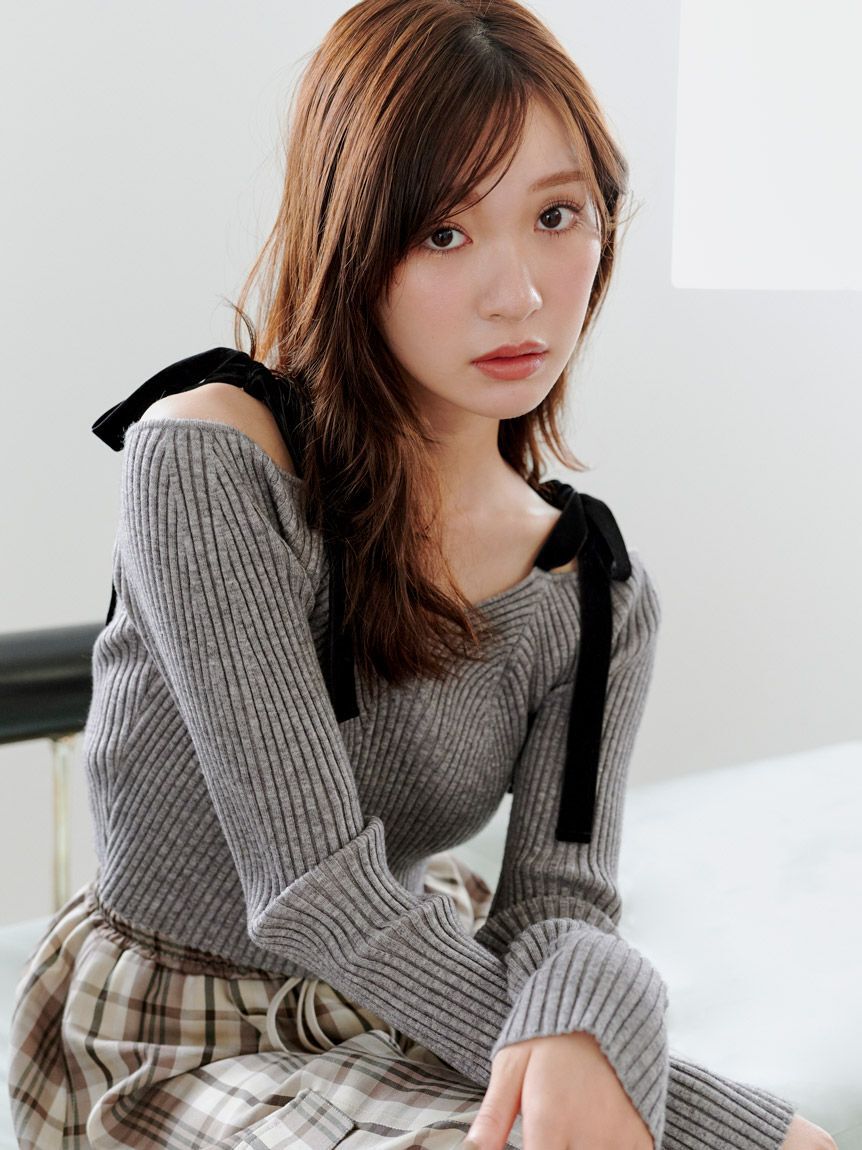 SNIDEL「ショルダーリボンオフショルニットプルオーバー」|ニット・セーター|