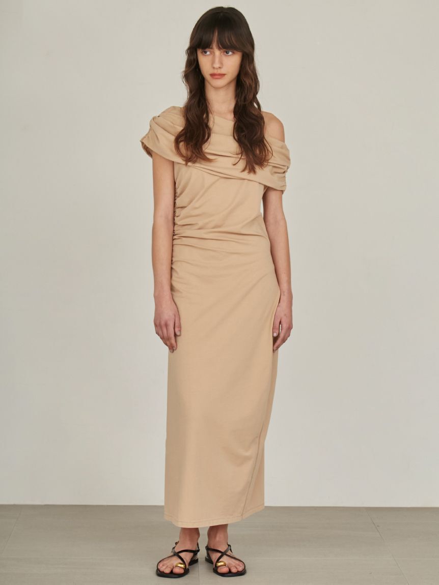 styling/「オフショルダーツイストワンピース」|ワンピース|BEG