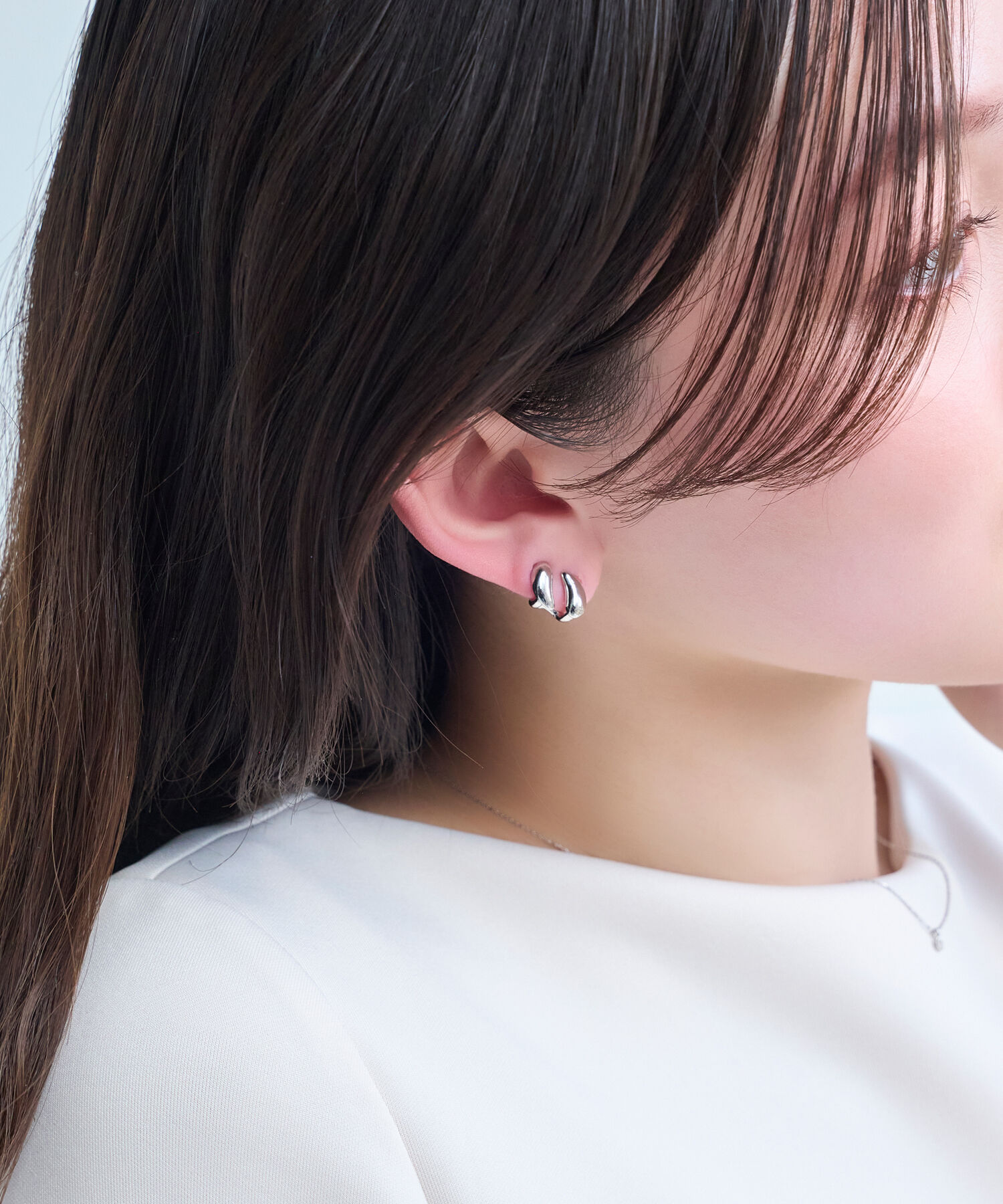 Phoebe「【痛くないシリーズ金属アレルギー対応】ダブルドロップメタルフロートライトフィットイヤリング　シルバー」|イヤリング|