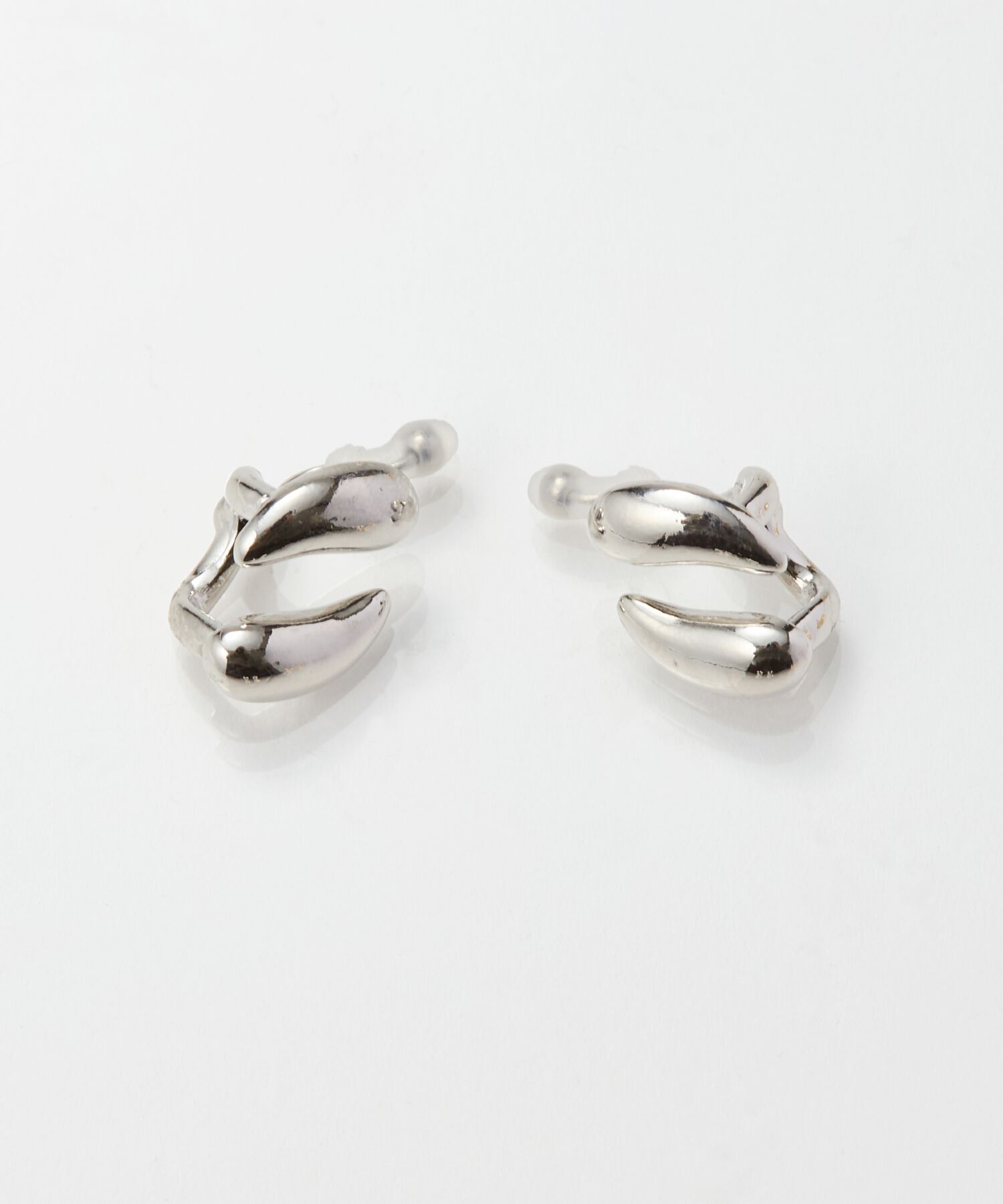 Phoebe「【痛くないシリーズ金属アレルギー対応】ダブルドロップメタルフロートライトフィットイヤリング　シルバー」|イヤリング|