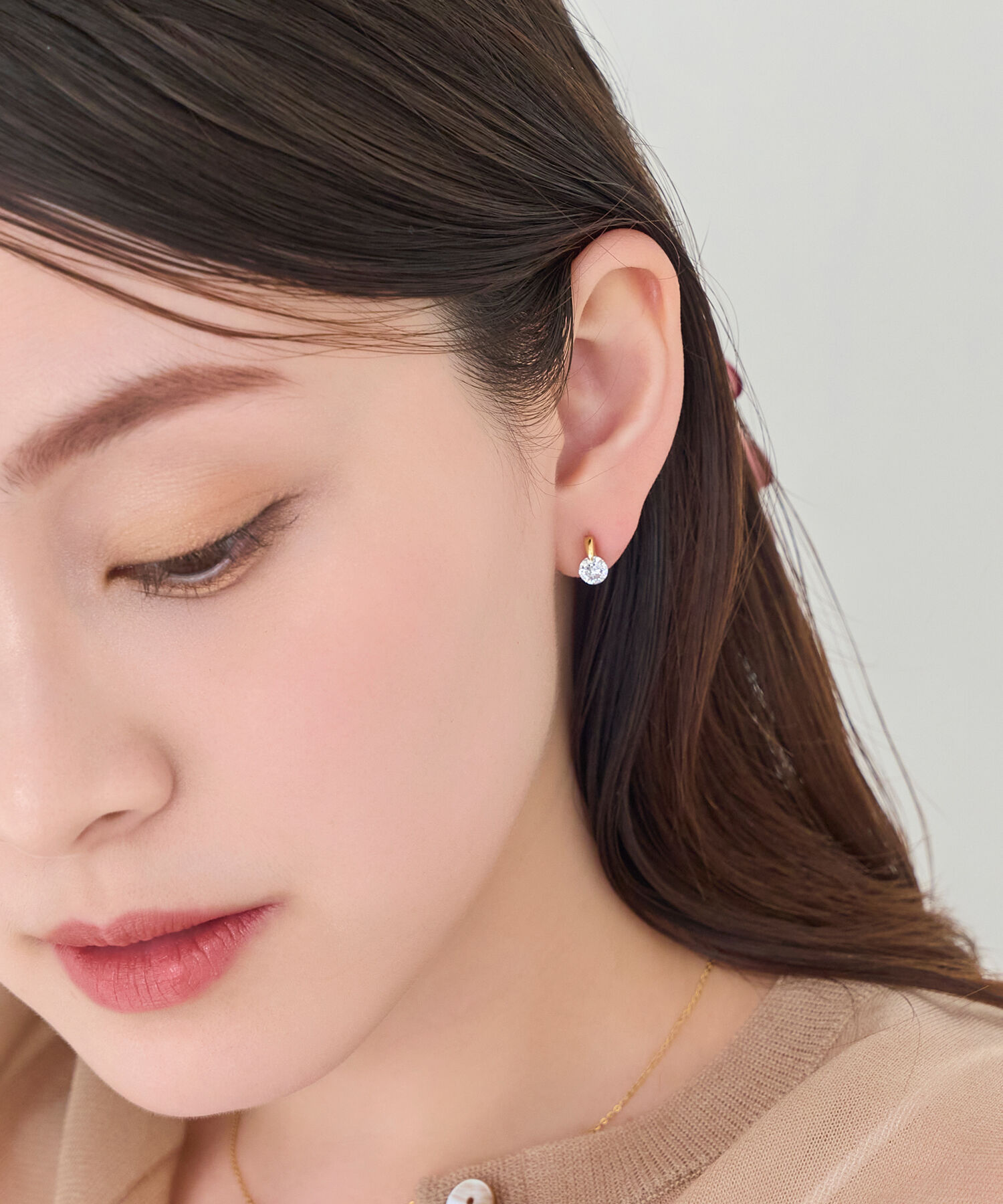 Phoebe「【痛くないシリーズ/金属アレルギー対応】スターリスビジューライトフィットイヤリング　ゴールド」|イヤリング|