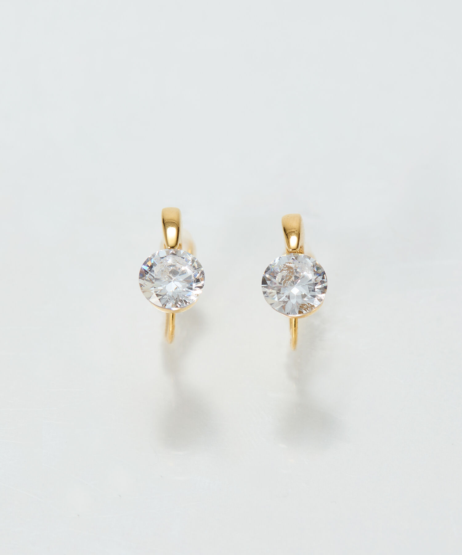 Phoebe「【痛くないシリーズ/金属アレルギー対応】スターリスビジューライトフィットイヤリング　ゴールド」|イヤリング|