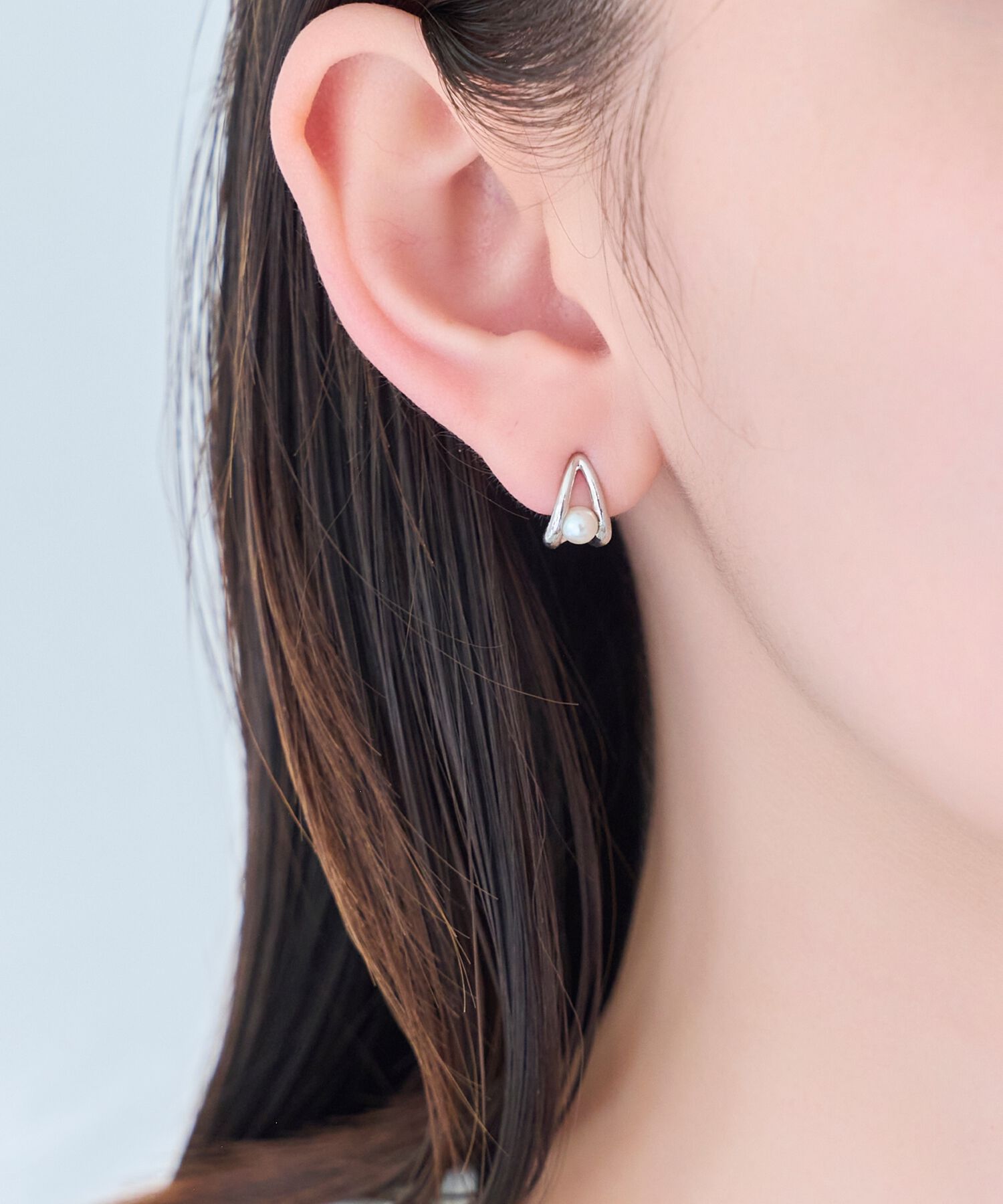 Phoebe「【痛くないシリーズ/金属アレルギー対応】ドロップパールライトフィットイヤリング　シルバー」|イヤリング|