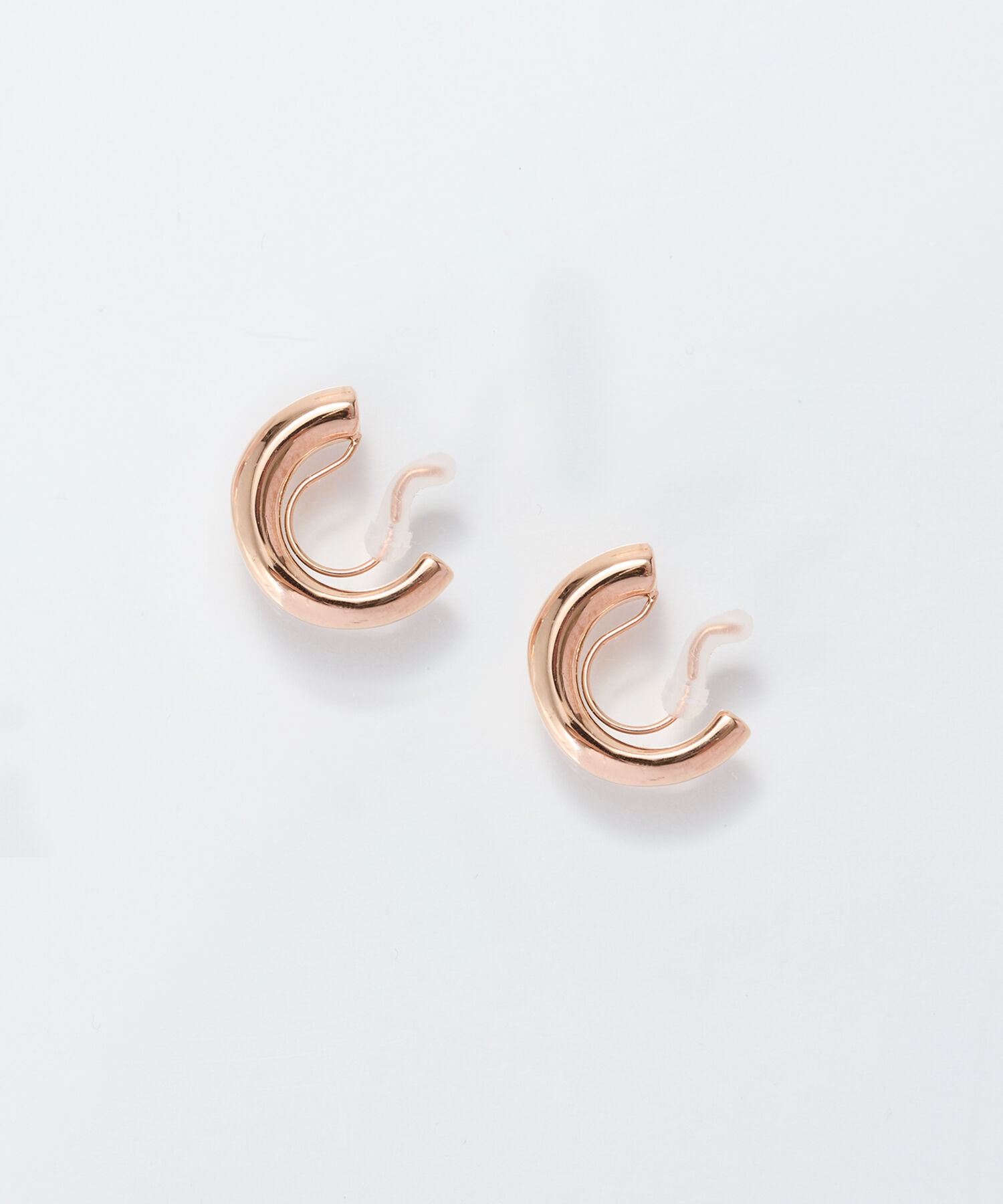 Phoebe「【痛くないシリーズ/金属アレルギー対応】ミニマルストレートフープライトフィットイヤリング　シャンパン」|イヤリング|