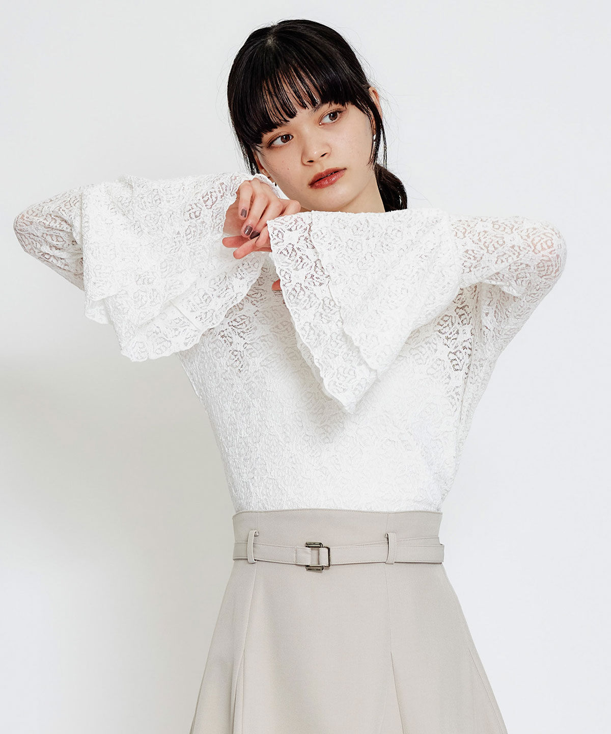 REDYAZEL「ボリュームスリーブシアーレースブラウス&times;ベーシックキャミソール」|Tシャツ・カットソー|