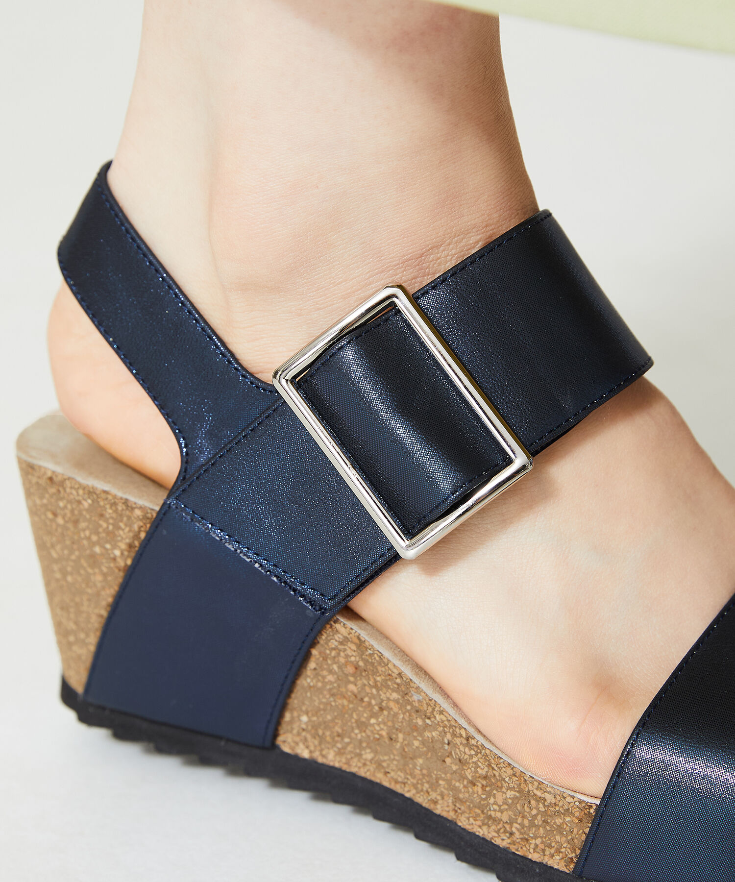 WA Oriental TRaffic「【アウトレット価格】バックルストラップサンダル/42206」|サンダル|