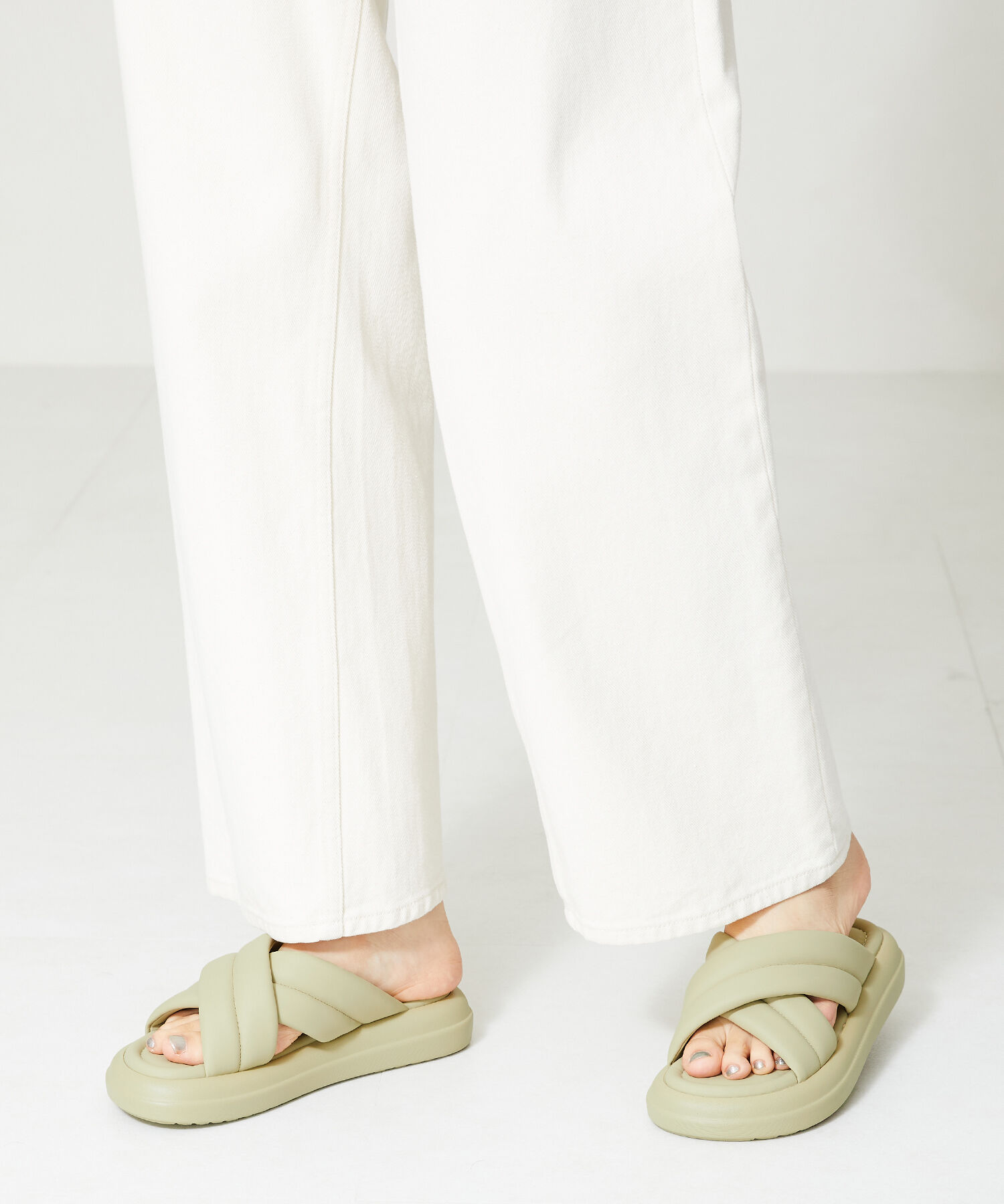 ORiental TRaffic「【アウトレット価格】パデットクロススライドサンダル/41232 サンダル 柔らかい フィット」|サンダル|