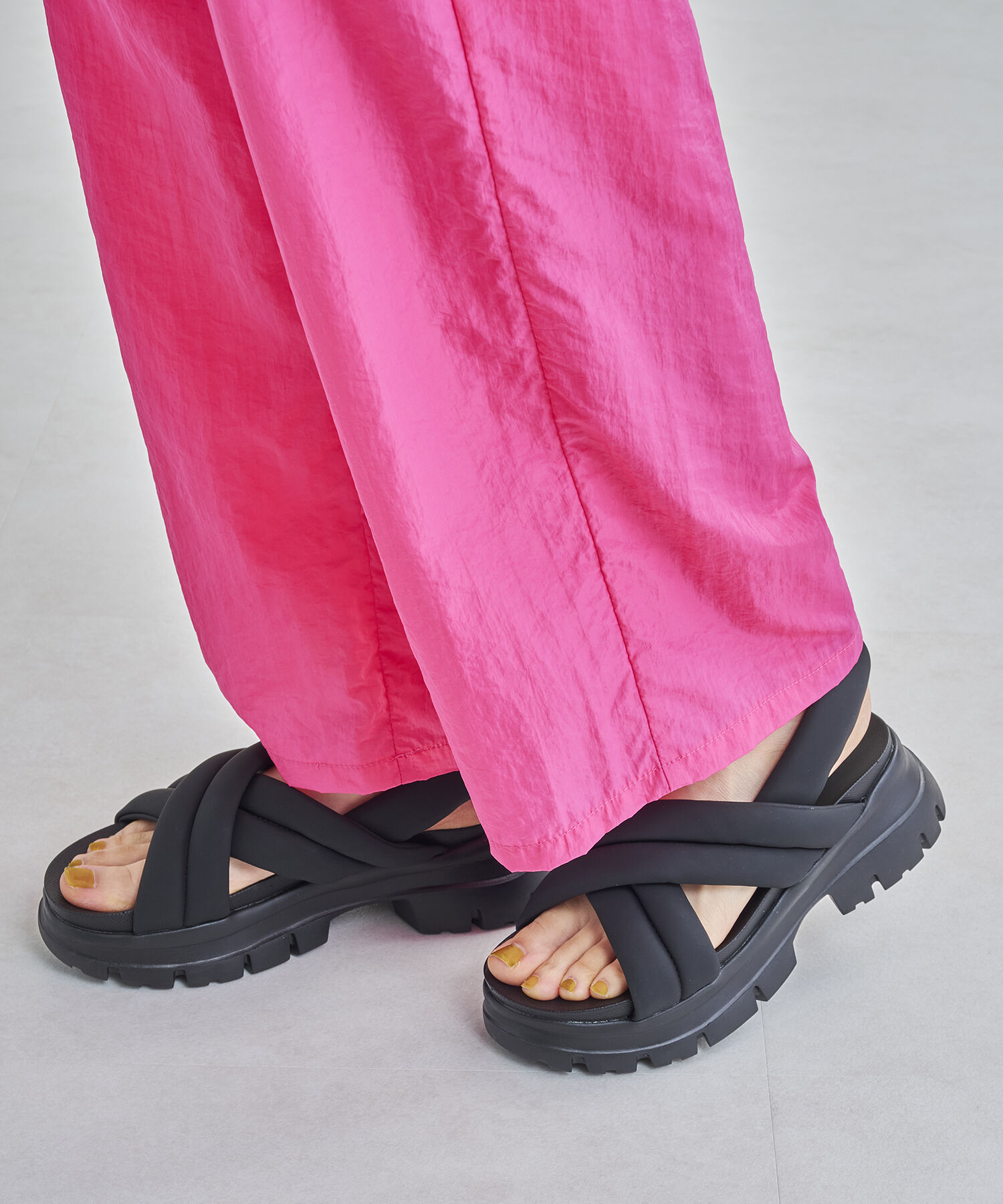 ORiental TRaffic「【WEB限定】クロスベルト厚底サンダル/41243」|サンダル|