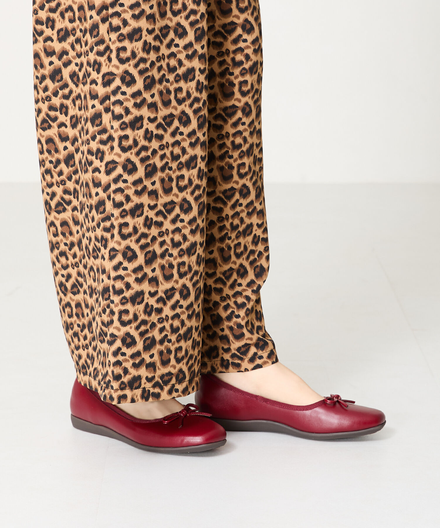 ORiental TRaffic「【WEB限定】 スクエアトゥ バレエシューズ /R-4009 フラット 軽い  厚手クッション」|パンプス|