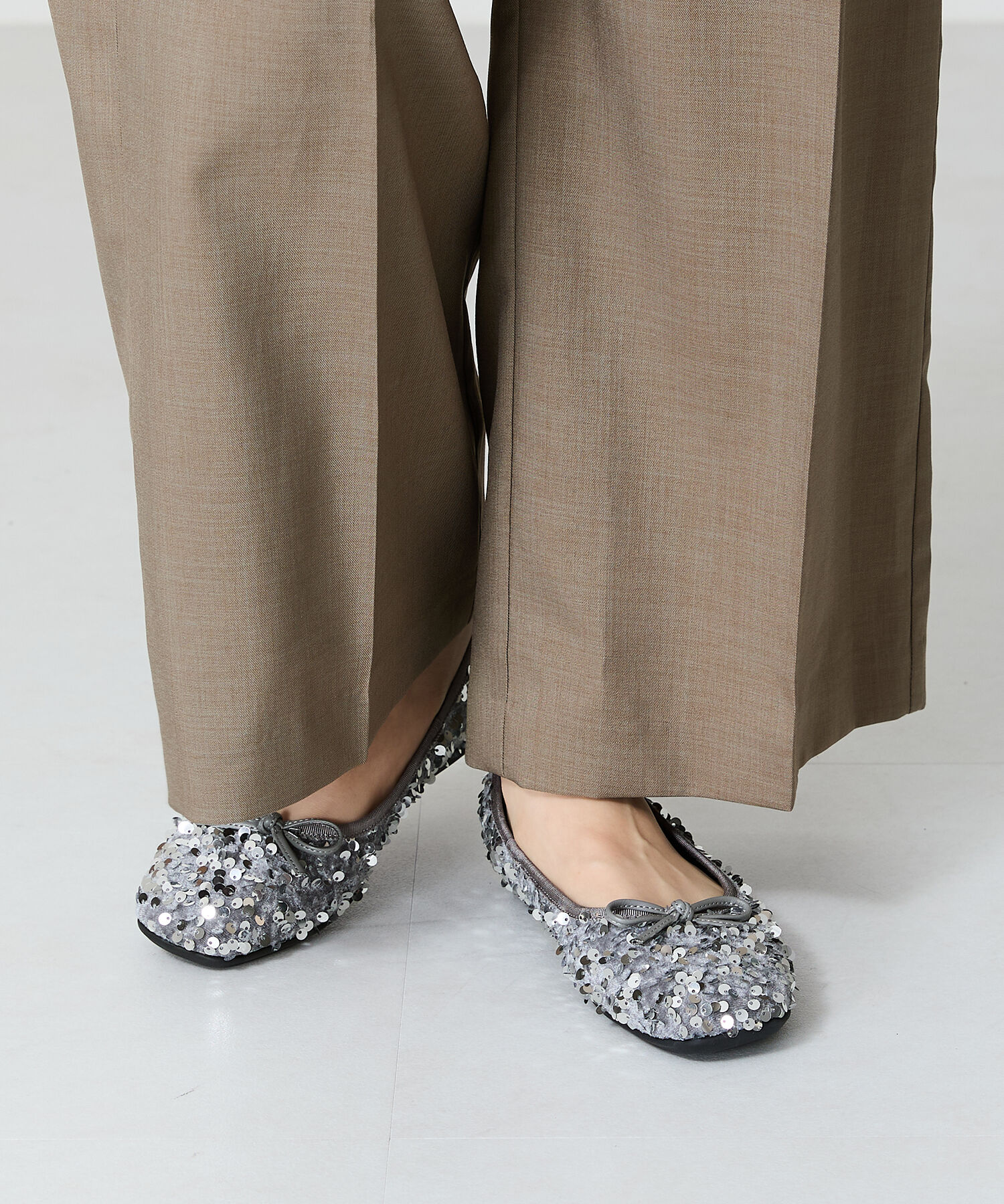 ORiental TRaffic「【跳べるパンプス/シリーズ累計１５０万足突破】スパンコール スクエアトゥ バレエシューズ R-3216」|パンプス|