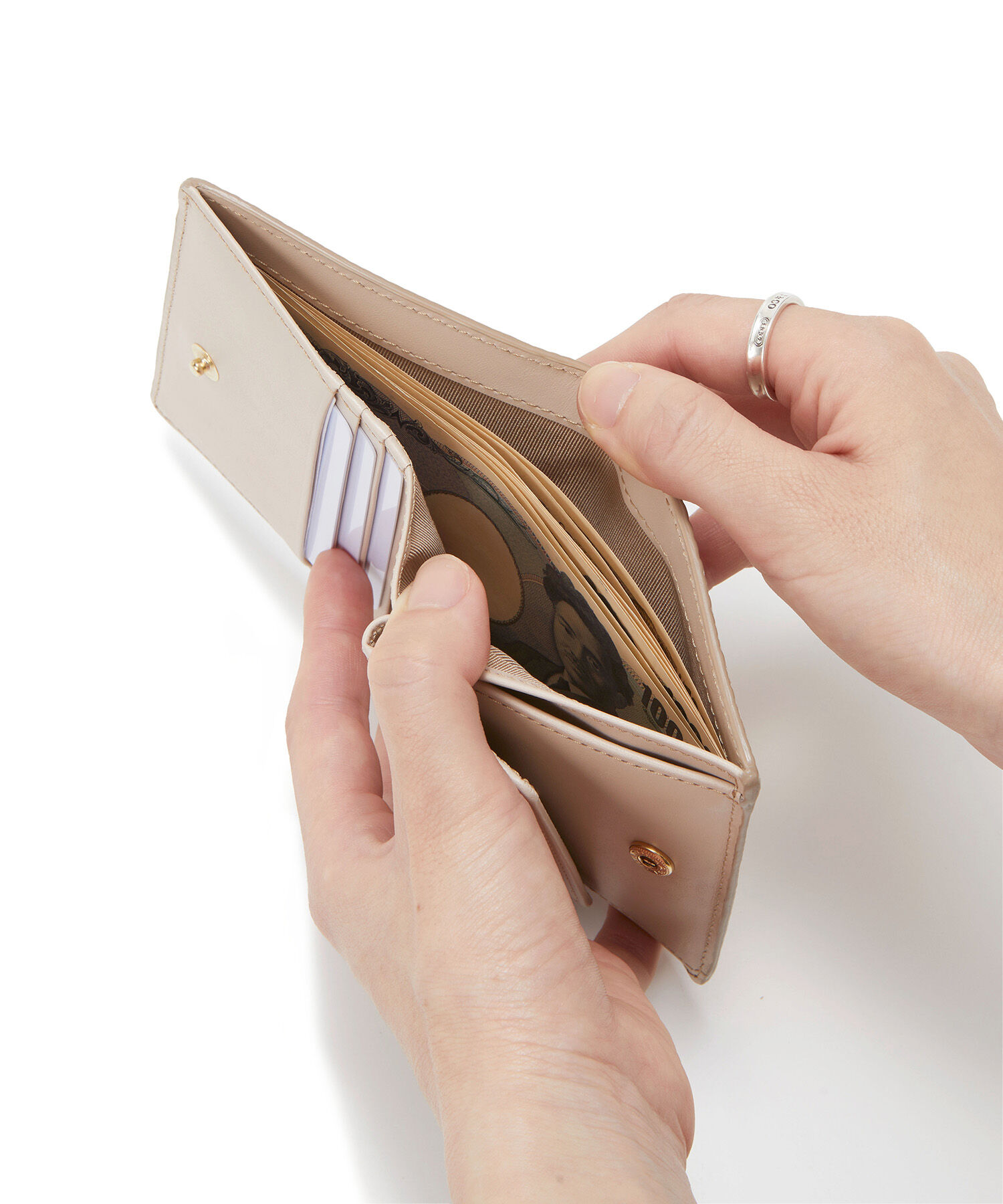 TOPKAPI 「【ドラマ着用】【TOPKAPI】 イタリアンレザー リザード型押し 二つ折り 財布 LUCIA ルチア」|財布|