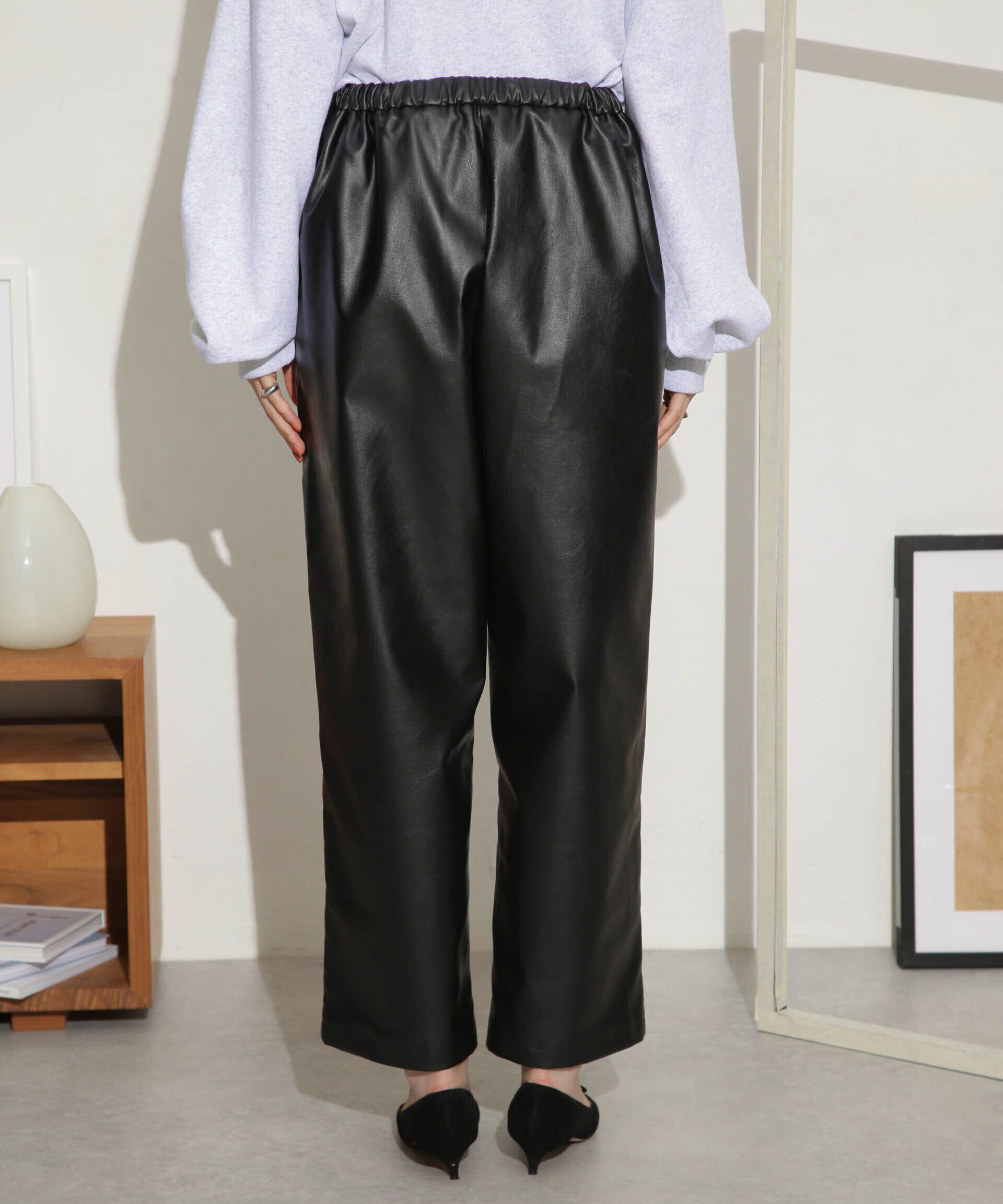 nano･universe「LOGAN/別注フェイクレザー イージーパンツ」|その他|