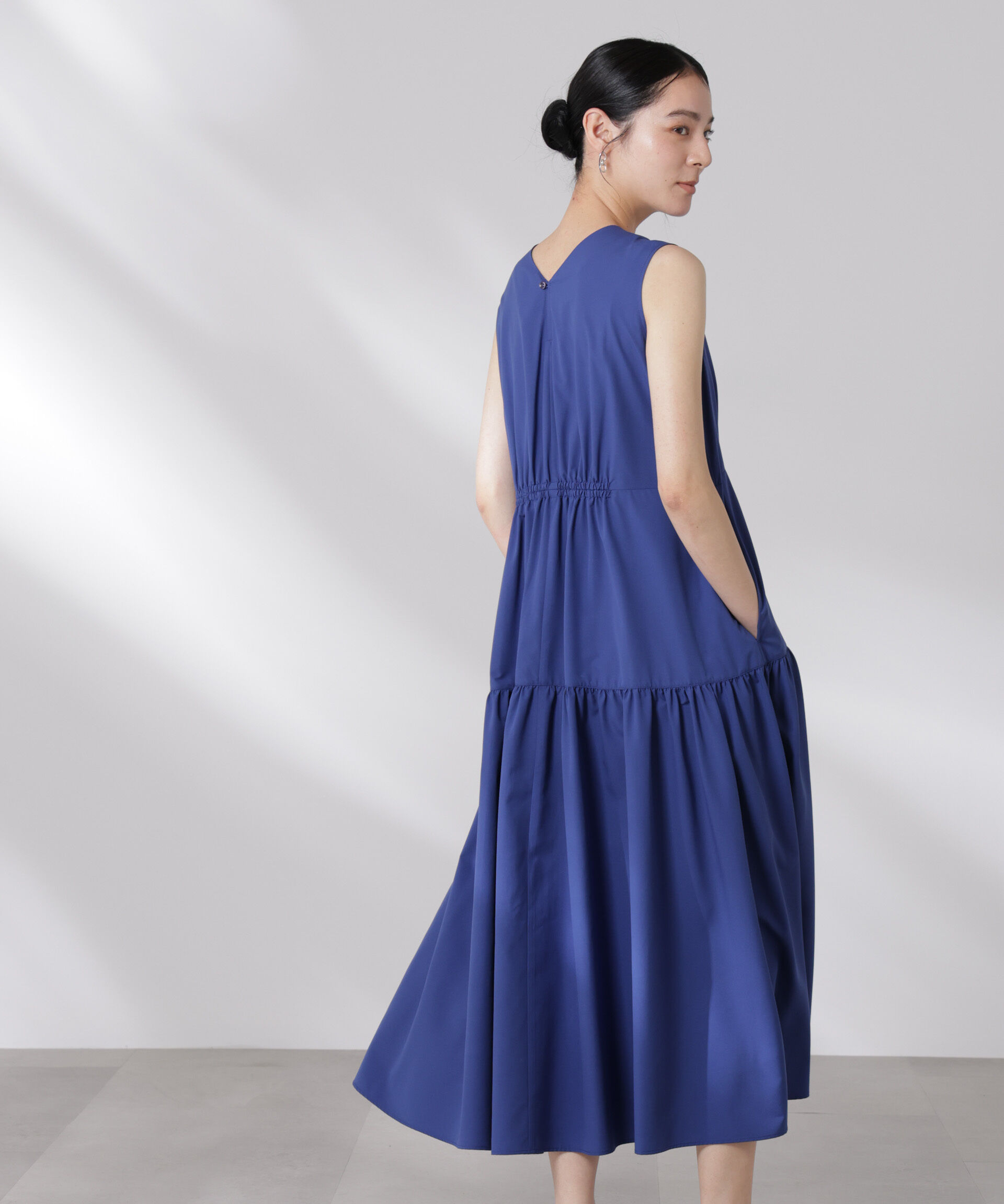 nano･universe「MINOTECH(R)Vネックギャザーティアードワンピース」|ワンピース|