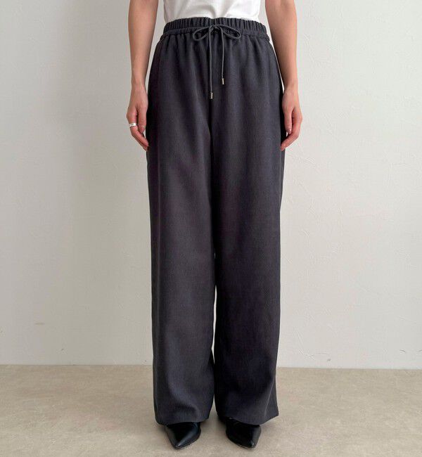 fredy emue「シルキーウォームセミワイドイージーパンツ」|チノ|