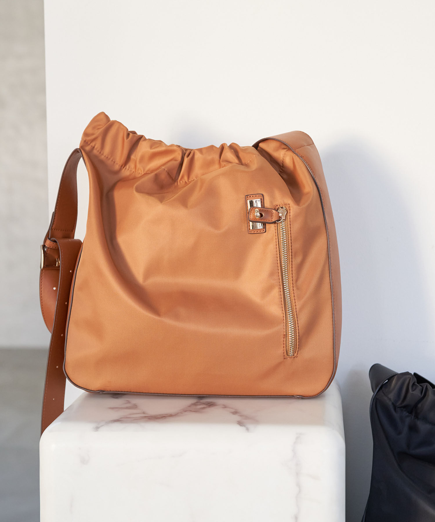 VIS「【A4収納】ナイロンワンショルダーバッグ」|ショルダー・メッセンジャー|