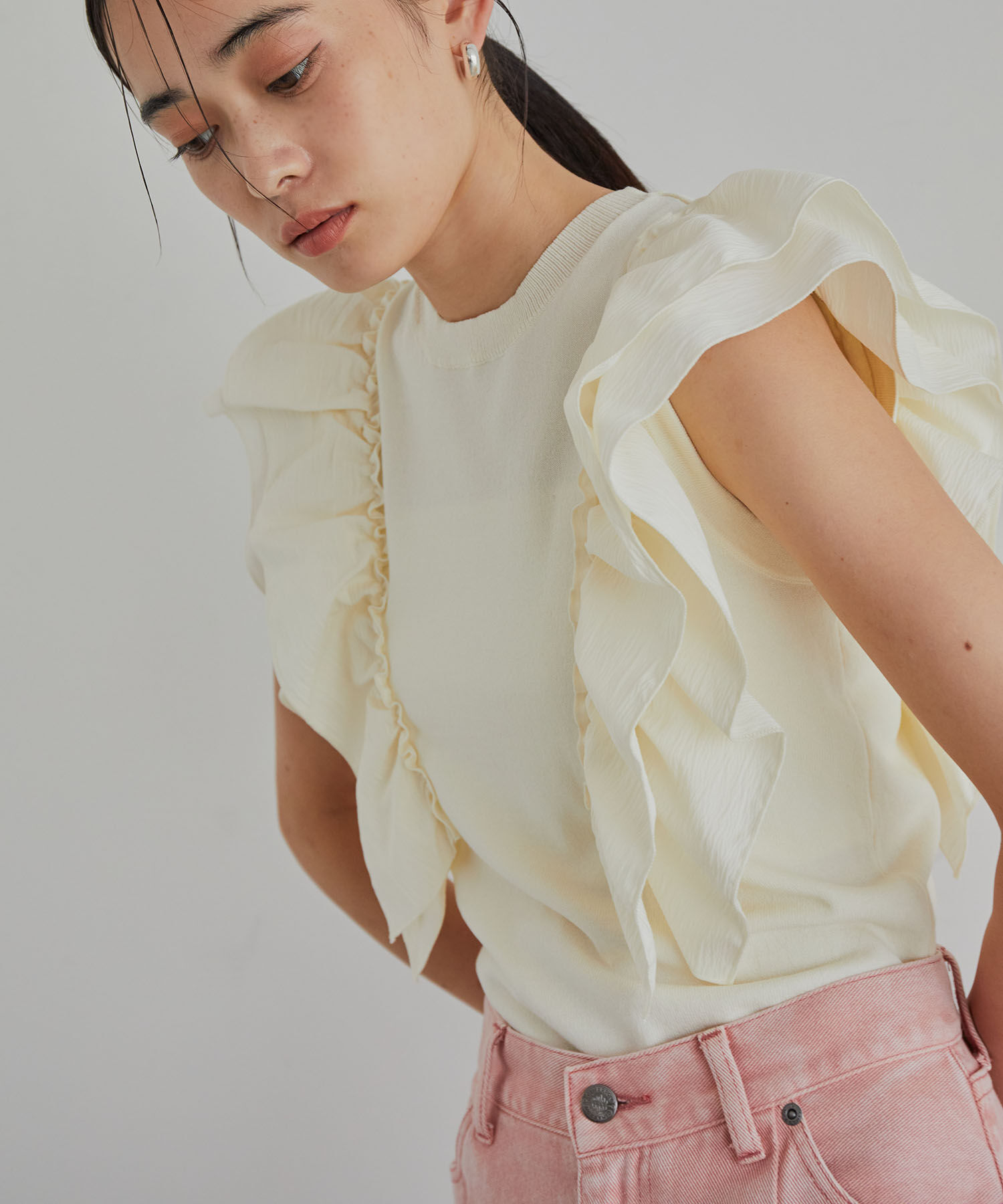 VIS「【洗える】異素材ドッキングフリルニットプルオーバー」|Tシャツ・カットソー|