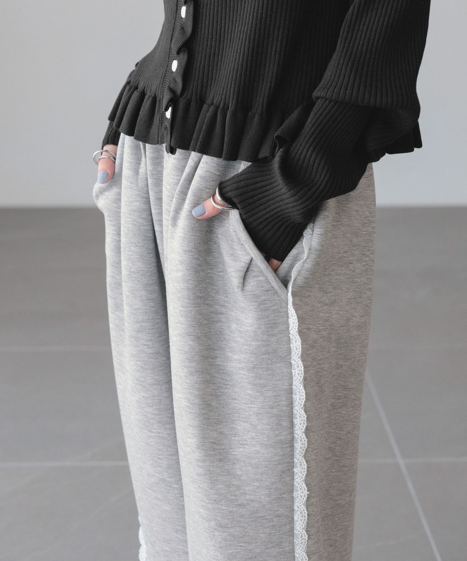 LOWRYS FARM「カットイージーコクーンパンツ」|チノ|