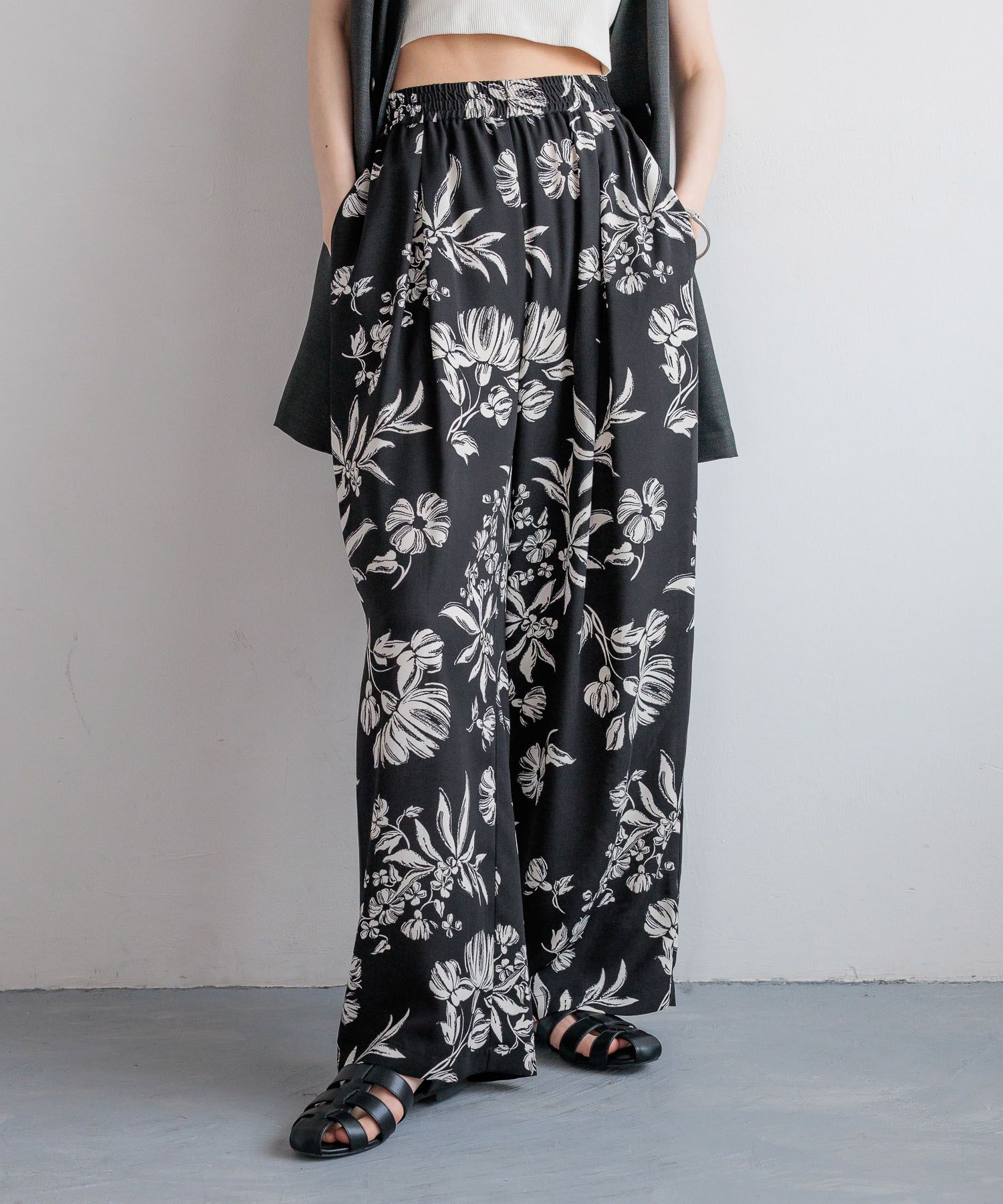 LOWRYS FARM「タックワイドイージーパンツ」|チノ|GRY0